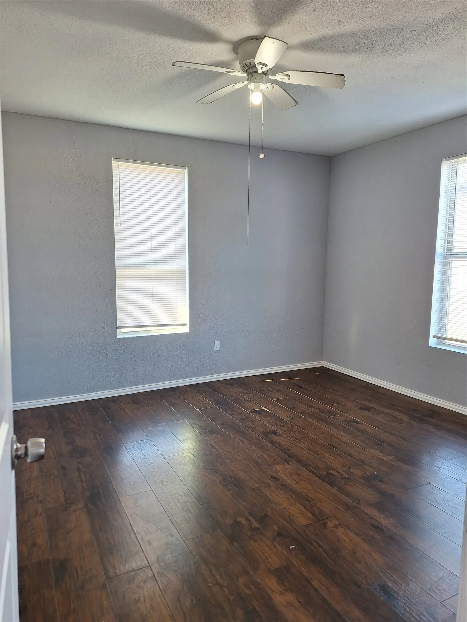 Single Family Residence For Sale in Hunt County , 3913 Lee Street, Greenville, Texas 75401, 3 Bedrooms, 2 Bathrooms, Garage spaces, 1,494 Sqft, built in 1955, Price $185,000, mls#21256880, Real Estate Agent in Greenville, Homes For Sale in Hunt county, Homes For Sale in Greenville, Realtor in Greenville Texas, Real Estate Brokerage Independent Realty Texas, Luminita Cordes Realtor