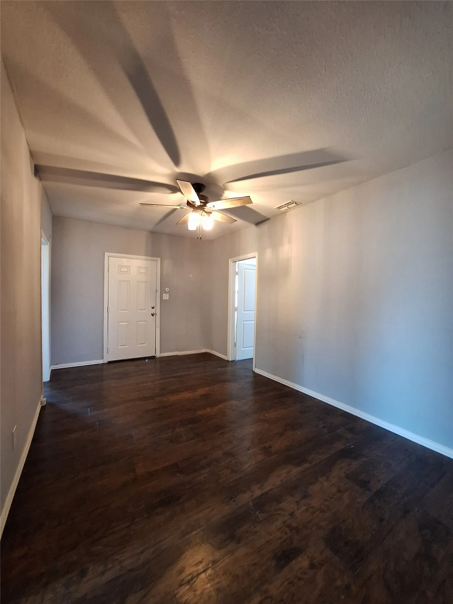 Single Family Residence For Sale in Hunt County , 3913 Lee Street, Greenville, Texas 75401, 3 Bedrooms, 2 Bathrooms, Garage spaces, 1,494 Sqft, built in 1955, Price $185,000, mls#21256880, Real Estate Agent in Greenville, Homes For Sale in Hunt county, Homes For Sale in Greenville, Realtor in Greenville Texas, Real Estate Brokerage Independent Realty Texas, Luminita Cordes Realtor