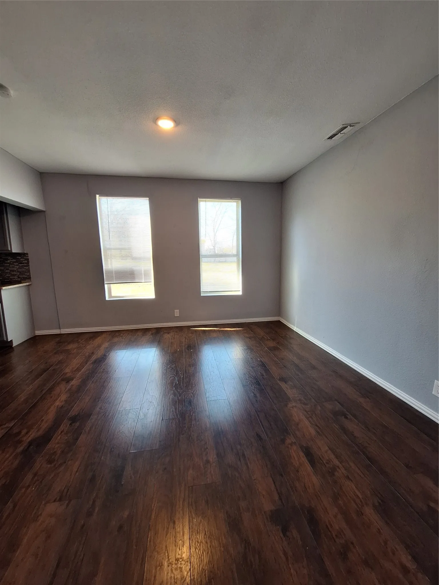 Single Family Residence For Sale in Hunt County , 3913 Lee Street, Greenville, Texas 75401, 3 Bedrooms, 2 Bathrooms, Garage spaces, 1,494 Sqft, built in 1955, Price $185,000, mls#21256880, Real Estate Agent in Greenville, Homes For Sale in Hunt county, Homes For Sale in Greenville, Realtor in Greenville Texas, Real Estate Brokerage Independent Realty Texas, Luminita Cordes Realtor