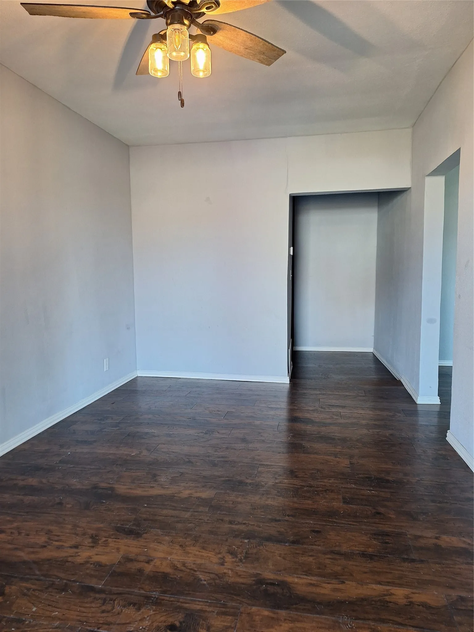Single Family Residence For Sale in Hunt County , 3913 Lee Street, Greenville, Texas 75401, 3 Bedrooms, 2 Bathrooms, Garage spaces, 1,494 Sqft, built in 1955, Price $185,000, mls#21256880, Real Estate Agent in Greenville, Homes For Sale in Hunt county, Homes For Sale in Greenville, Realtor in Greenville Texas, Real Estate Brokerage Independent Realty Texas, Luminita Cordes Realtor