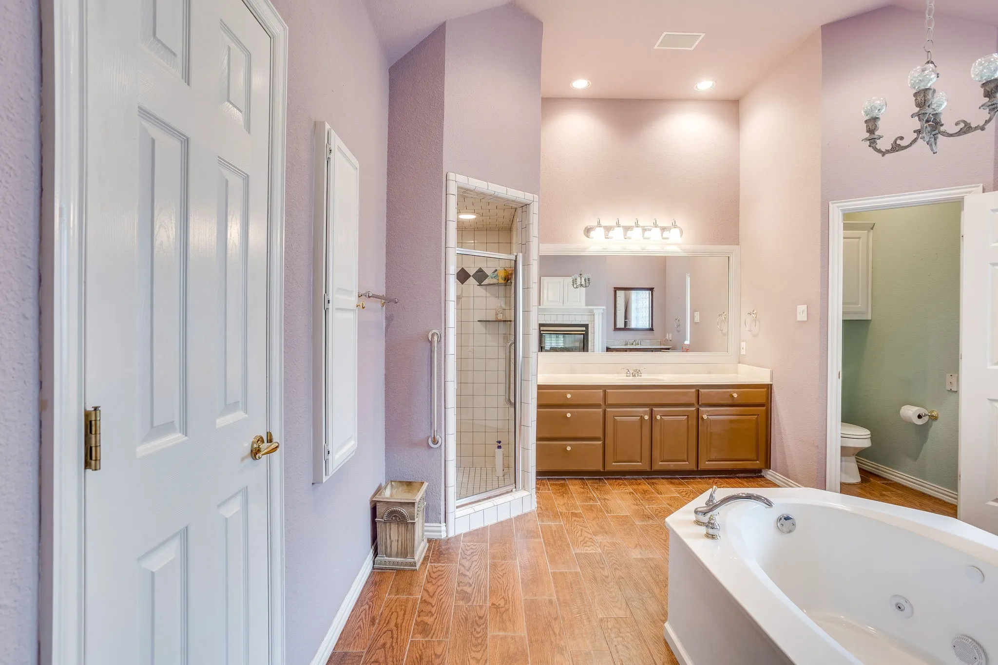 Single Family Residence For Sale in Hood County , 8707 S Monticello Circle, Granbury, Texas 76049, 4 Bedrooms, 3 Bathrooms, 2 Garage spaces, 2,412 Sqft, built in 1997, Price $375,000, mls#21262819, Real Estate Agent in Granbury, Homes For Sale in Hood county, Homes For Sale in Granbury, Realtor in Granbury Texas, Real Estate Brokerage Independent Realty Texas, Luminita Cordes Realtor