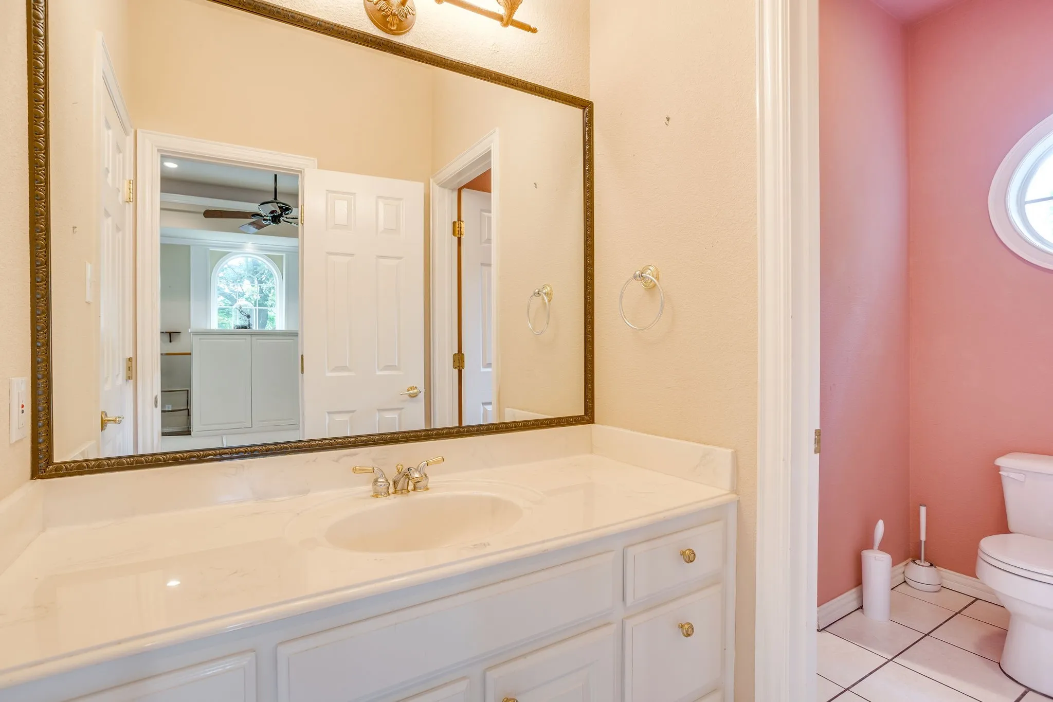 Single Family Residence For Sale in Hood County , 8707 S Monticello Circle, Granbury, Texas 76049, 4 Bedrooms, 3 Bathrooms, 2 Garage spaces, 2,412 Sqft, built in 1997, Price $375,000, mls#21262819, Real Estate Agent in Granbury, Homes For Sale in Hood county, Homes For Sale in Granbury, Realtor in Granbury Texas, Real Estate Brokerage Independent Realty Texas, Luminita Cordes Realtor