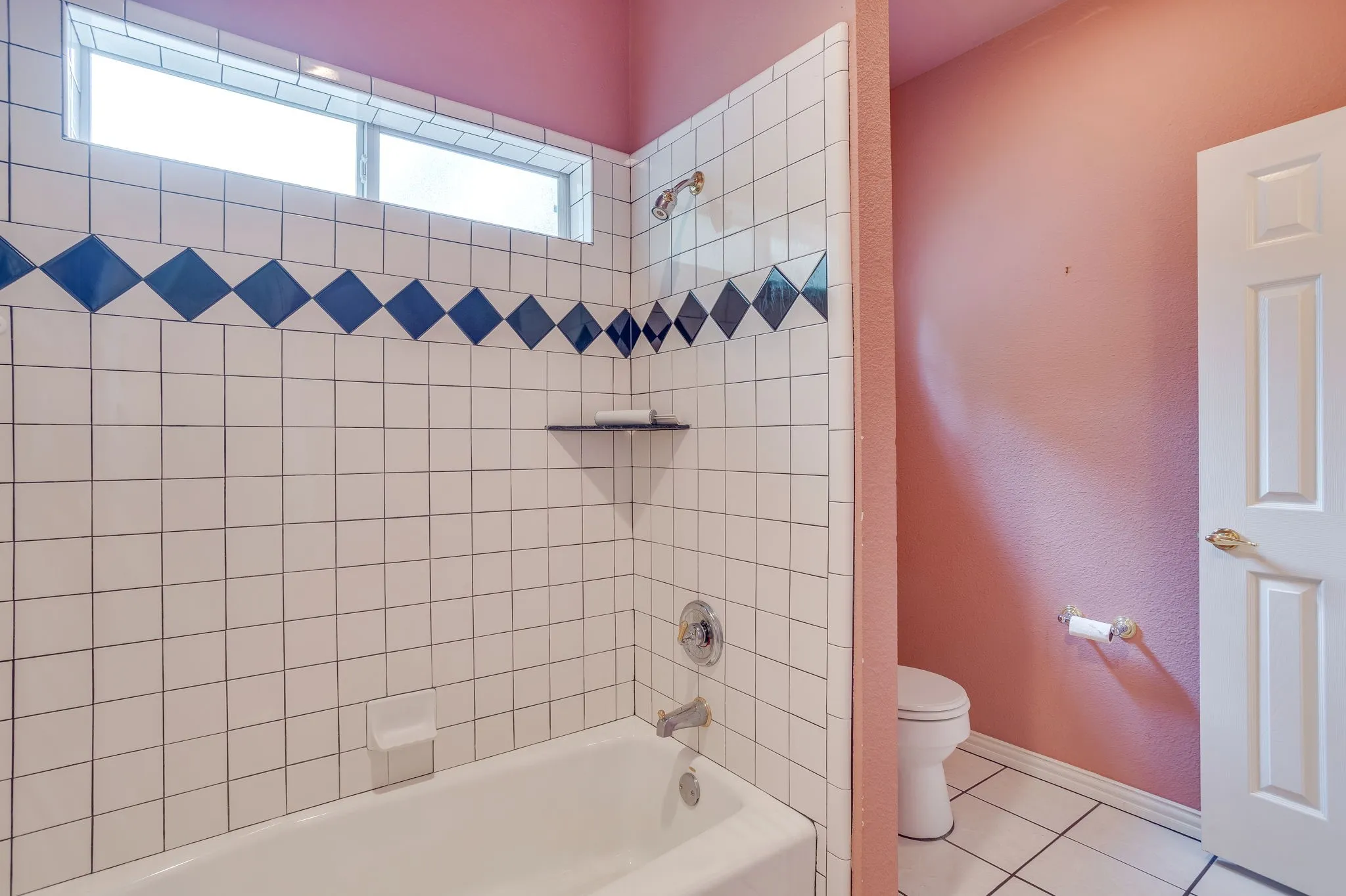 Single Family Residence For Sale in Hood County , 8707 S Monticello Circle, Granbury, Texas 76049, 4 Bedrooms, 3 Bathrooms, 2 Garage spaces, 2,412 Sqft, built in 1997, Price $375,000, mls#21262819, Real Estate Agent in Granbury, Homes For Sale in Hood county, Homes For Sale in Granbury, Realtor in Granbury Texas, Real Estate Brokerage Independent Realty Texas, Luminita Cordes Realtor