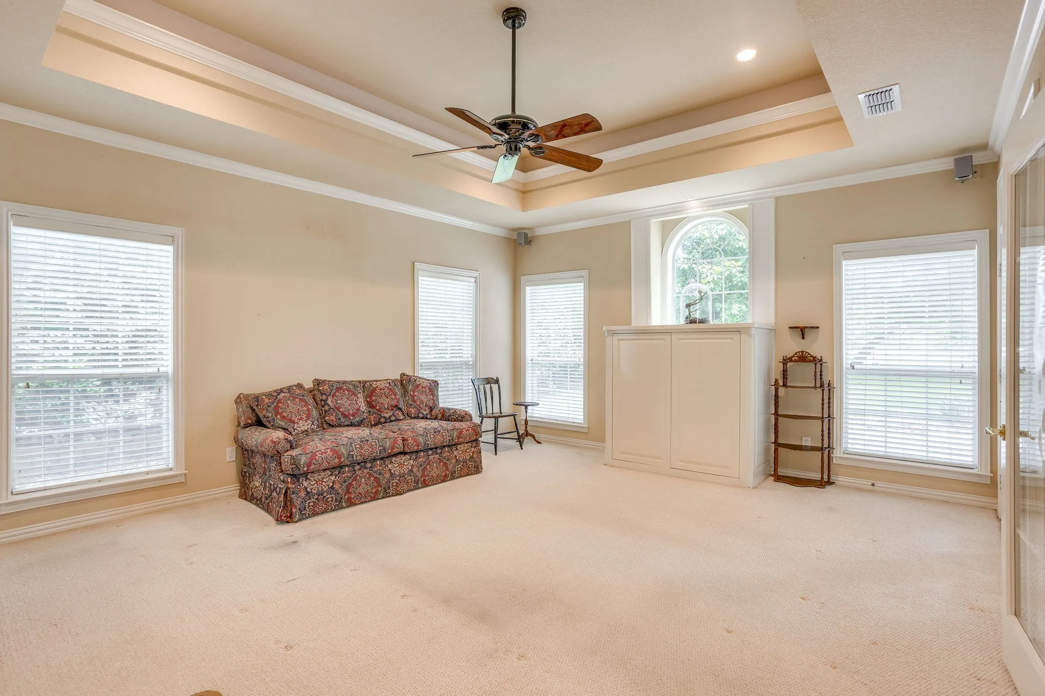 Single Family Residence For Sale in Hood County , 8707 S Monticello Circle, Granbury, Texas 76049, 4 Bedrooms, 3 Bathrooms, 2 Garage spaces, 2,412 Sqft, built in 1997, Price $375,000, mls#21262819, Real Estate Agent in Granbury, Homes For Sale in Hood county, Homes For Sale in Granbury, Realtor in Granbury Texas, Real Estate Brokerage Independent Realty Texas, Luminita Cordes Realtor