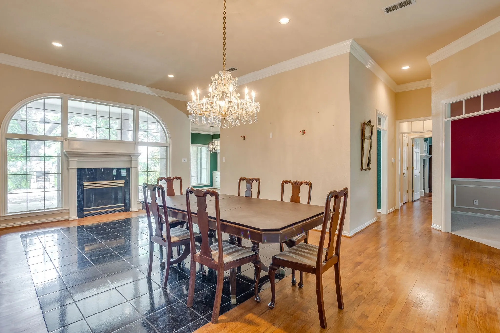 Single Family Residence For Sale in Hood County , 8707 S Monticello Circle, Granbury, Texas 76049, 4 Bedrooms, 3 Bathrooms, 2 Garage spaces, 2,412 Sqft, built in 1997, Price $375,000, mls#21262819, Real Estate Agent in Granbury, Homes For Sale in Hood county, Homes For Sale in Granbury, Realtor in Granbury Texas, Real Estate Brokerage Independent Realty Texas, Luminita Cordes Realtor
