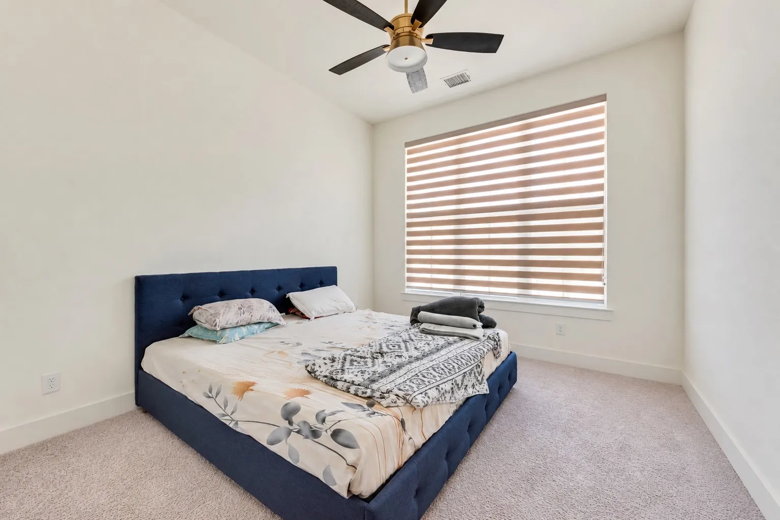 Single Family Residence For Sale in Collin County , 2905 Calvin Road, Mc Kinney, Texas 75071, 4 Bedroom, 4 Bathroom, 2 Garage spaces, 3,600 Sqft, built in 2023, mls#21266042, Real Estate Agent in Mc Kinney, Homes For Sale in Collin county, Homes For Sale in Mc Kinney, Realtor in Mc Kinney Texas, Real Estate Brokerage Independent Realty Texas, Luminita Cordes Realtor