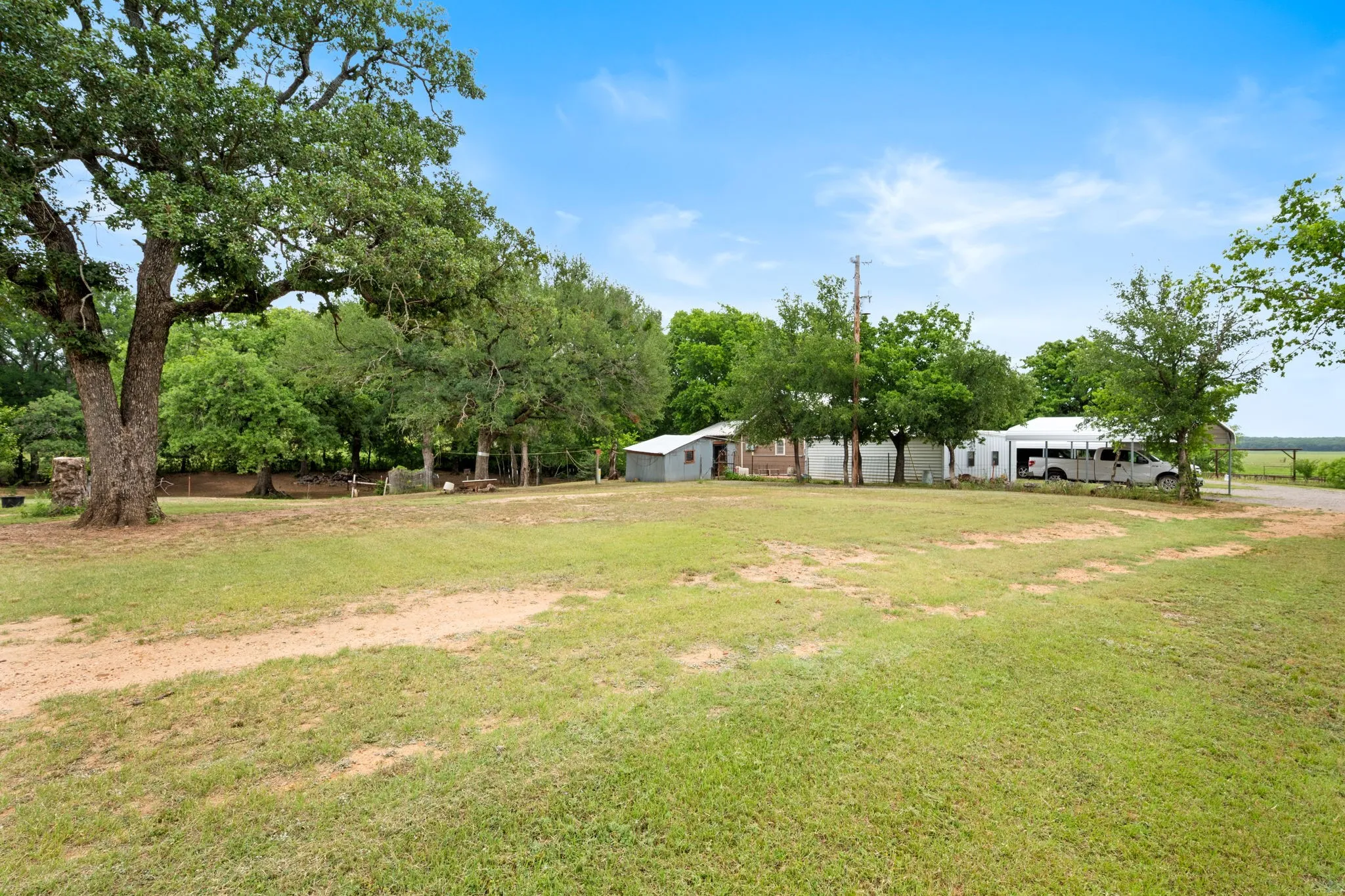 Single Family Residence For Sale in Comanche County , 1550 Highway 2318, De Leon, Texas 76444, 2 Bedroom, 1 Bathroom, Garage spaces, 1,008 Sqft, built in 1920, mls#21263326, Real Estate Agent in De Leon, Homes For Sale in Comanche county, Homes For Sale in De Leon, Realtor in De Leon Texas, Real Estate Brokerage Independent Realty Texas, Luminita Cordes Realtor