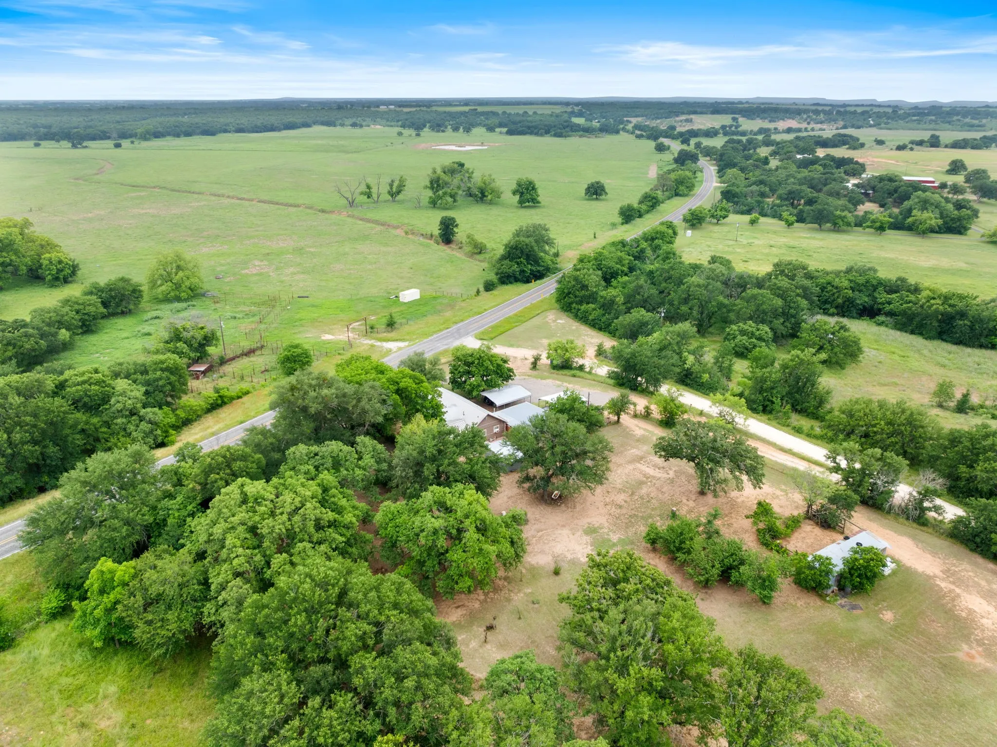 Single Family Residence For Sale in Comanche County , 1550 Highway 2318, De Leon, Texas 76444, 2 Bedroom, 1 Bathroom, Garage spaces, 1,008 Sqft, built in 1920, mls#21263326, Real Estate Agent in De Leon, Homes For Sale in Comanche county, Homes For Sale in De Leon, Realtor in De Leon Texas, Real Estate Brokerage Independent Realty Texas, Luminita Cordes Realtor