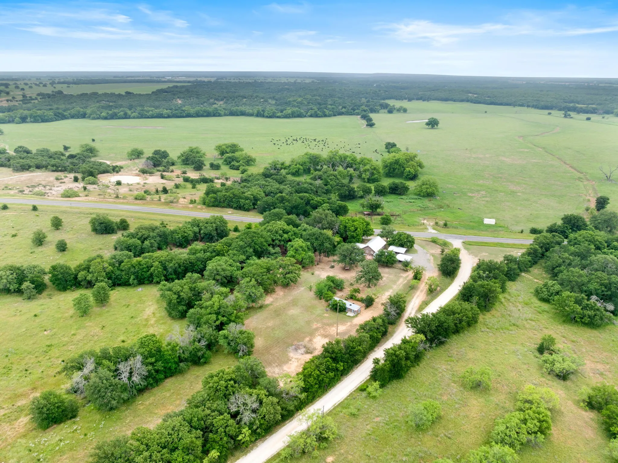 Single Family Residence For Sale in Comanche County , 1550 Highway 2318, De Leon, Texas 76444, 2 Bedroom, 1 Bathroom, Garage spaces, 1,008 Sqft, built in 1920, mls#21263326, Real Estate Agent in De Leon, Homes For Sale in Comanche county, Homes For Sale in De Leon, Realtor in De Leon Texas, Real Estate Brokerage Independent Realty Texas, Luminita Cordes Realtor