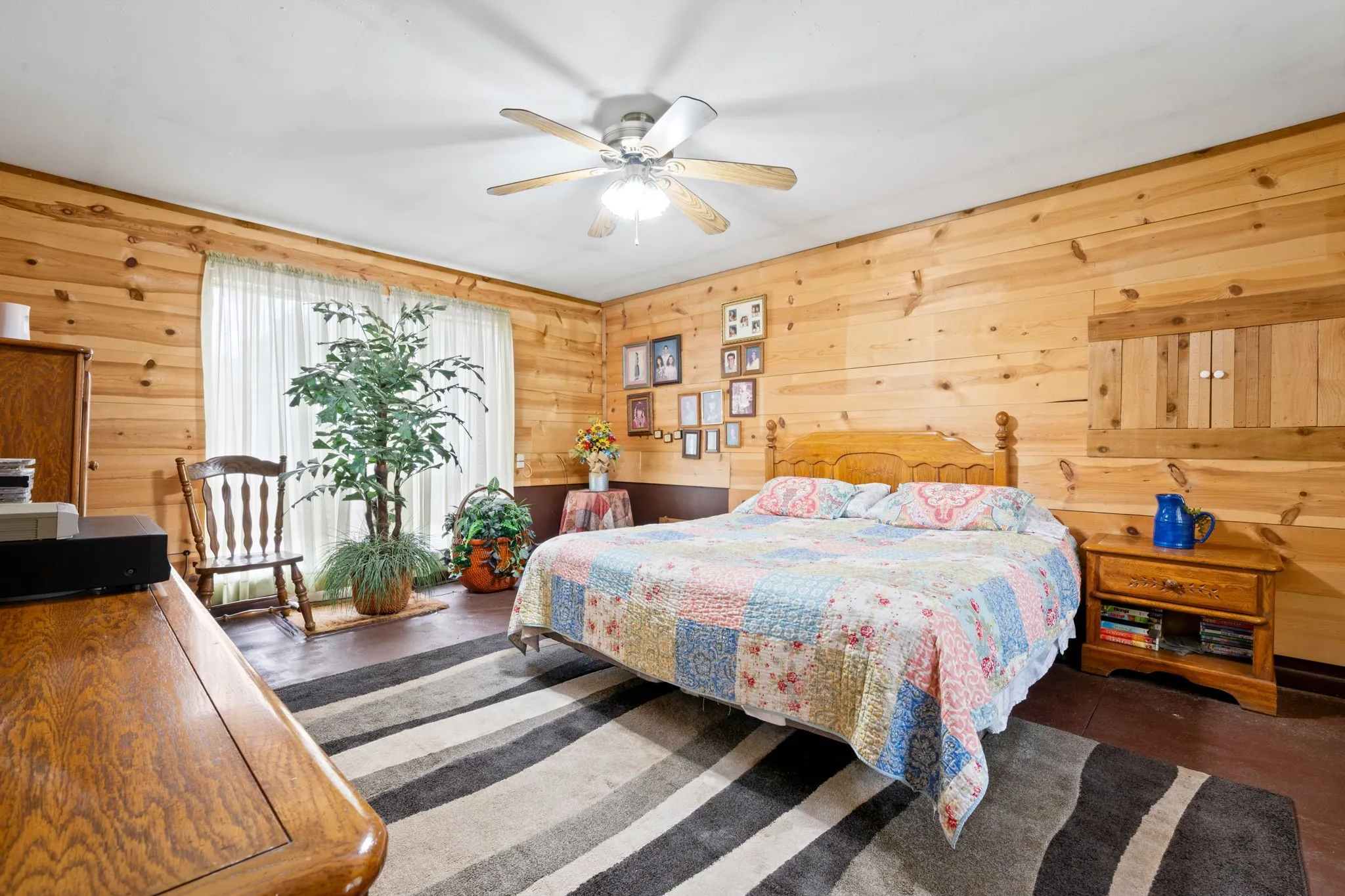 Single Family Residence For Sale in Comanche County , 1550 Highway 2318, De Leon, Texas 76444, 2 Bedroom, 1 Bathroom, Garage spaces, 1,008 Sqft, built in 1920, mls#21263326, Real Estate Agent in De Leon, Homes For Sale in Comanche county, Homes For Sale in De Leon, Realtor in De Leon Texas, Real Estate Brokerage Independent Realty Texas, Luminita Cordes Realtor