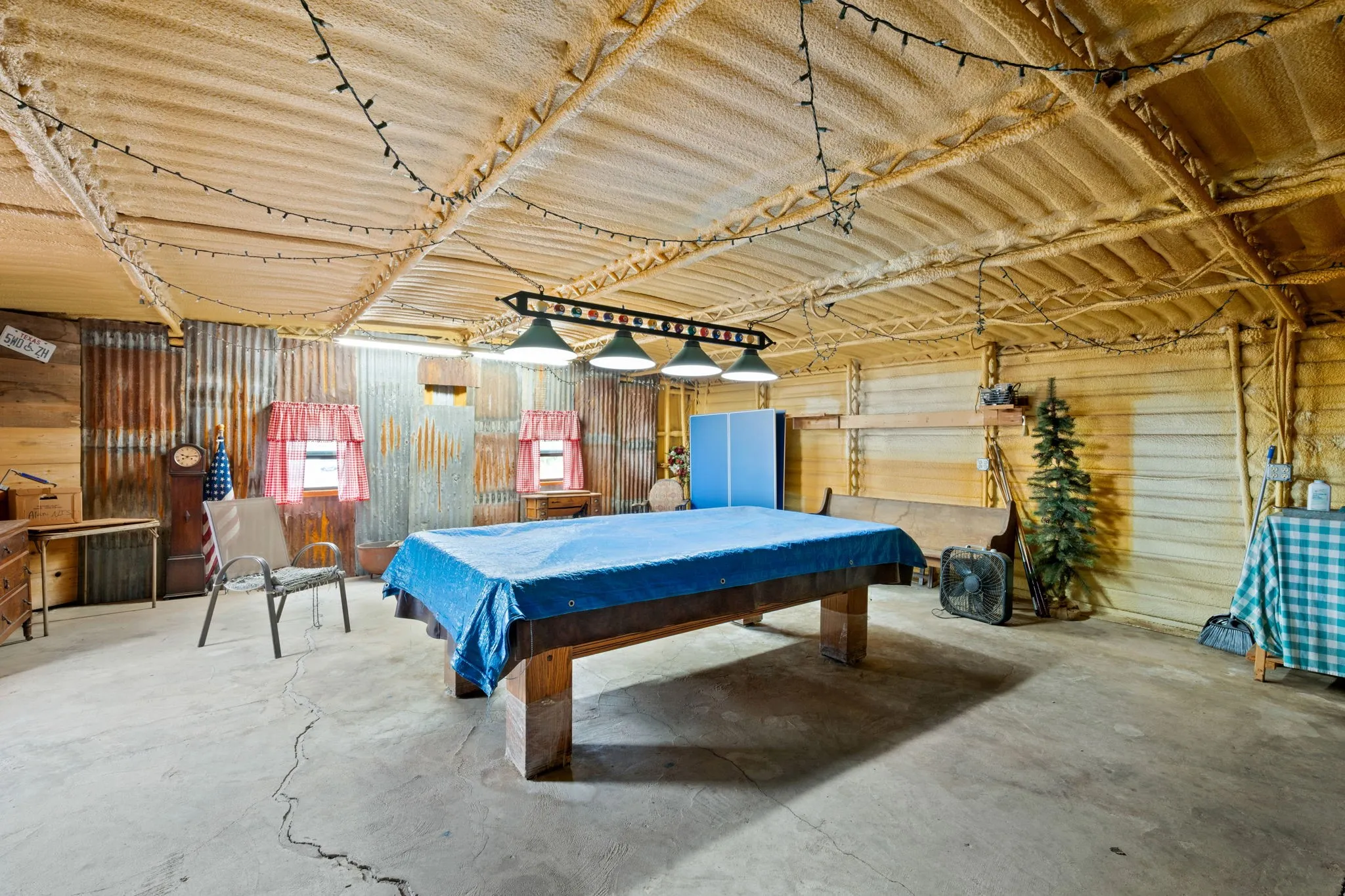 Single Family Residence For Sale in Comanche County , 1550 Highway 2318, De Leon, Texas 76444, 2 Bedroom, 1 Bathroom, Garage spaces, 1,008 Sqft, built in 1920, mls#21263326, Real Estate Agent in De Leon, Homes For Sale in Comanche county, Homes For Sale in De Leon, Realtor in De Leon Texas, Real Estate Brokerage Independent Realty Texas, Luminita Cordes Realtor