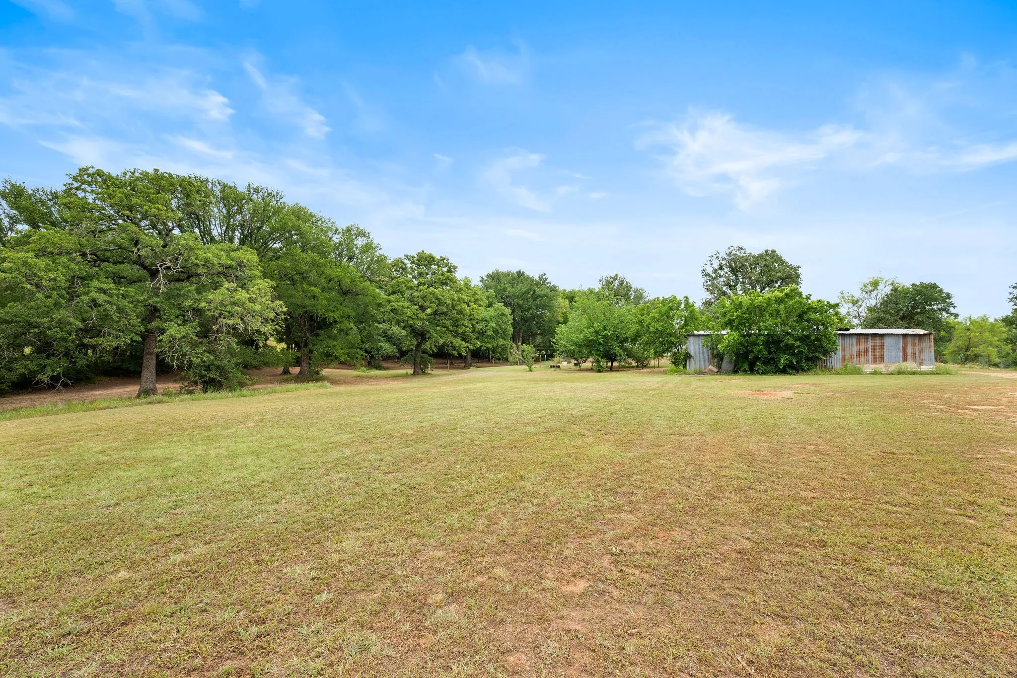 Single Family Residence For Sale in Comanche County , 1550 Highway 2318, De Leon, Texas 76444, 2 Bedroom, 1 Bathroom, Garage spaces, 1,008 Sqft, built in 1920, mls#21263326, Real Estate Agent in De Leon, Homes For Sale in Comanche county, Homes For Sale in De Leon, Realtor in De Leon Texas, Real Estate Brokerage Independent Realty Texas, Luminita Cordes Realtor