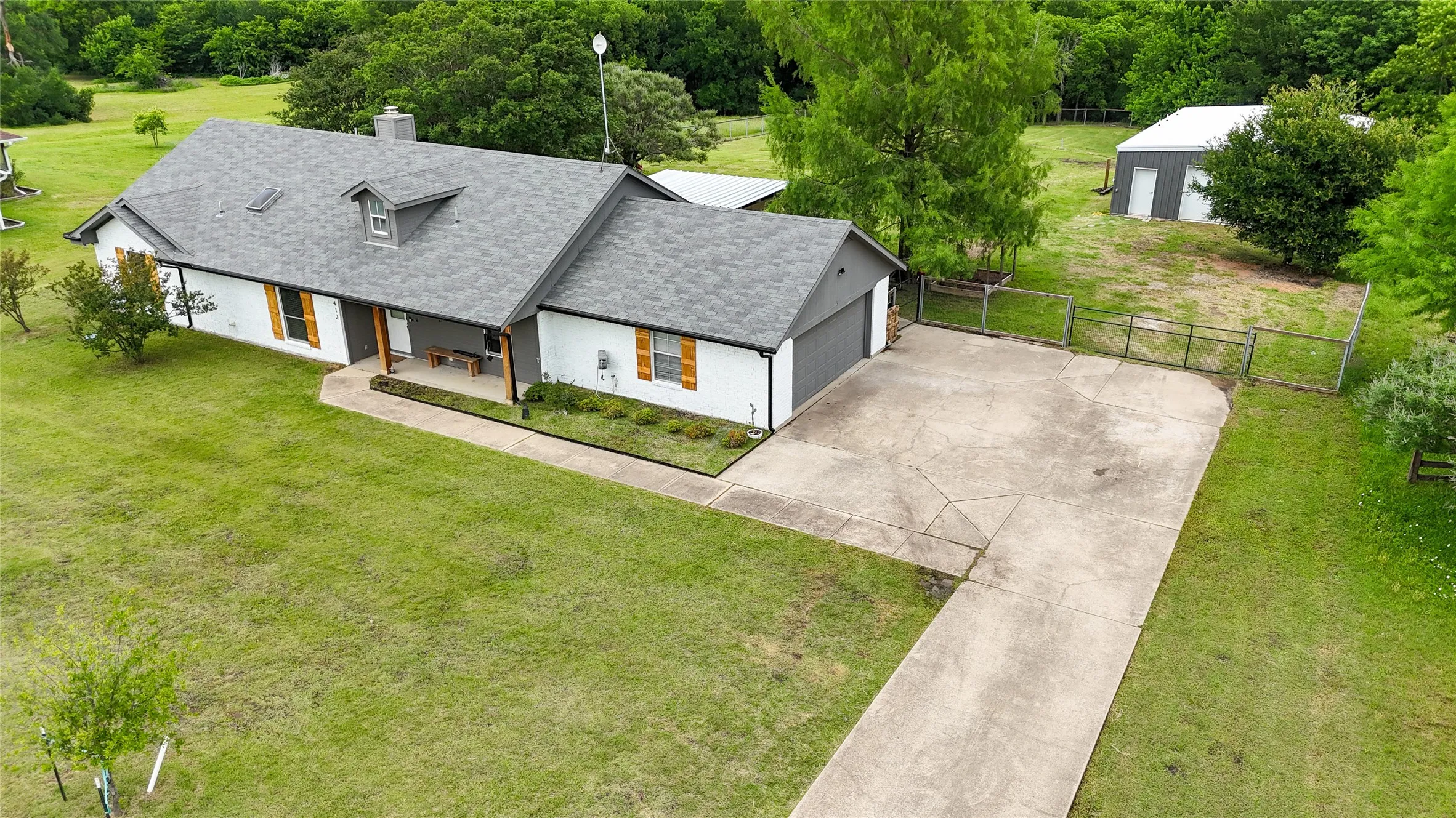 Single Family Residence For Sale in Collin County , 412 Christi Lane, Princeton, Texas 75407, 4 Bedroom, 3 Bathroom, 2 Garage spaces, 3,241 Sqft, built in 1996, mls#21251405, Real Estate Agent in Princeton, Homes For Sale in Collin county, Homes For Sale in Princeton, Realtor in Princeton Texas, Real Estate Brokerage Independent Realty Texas, Luminita Cordes Realtor