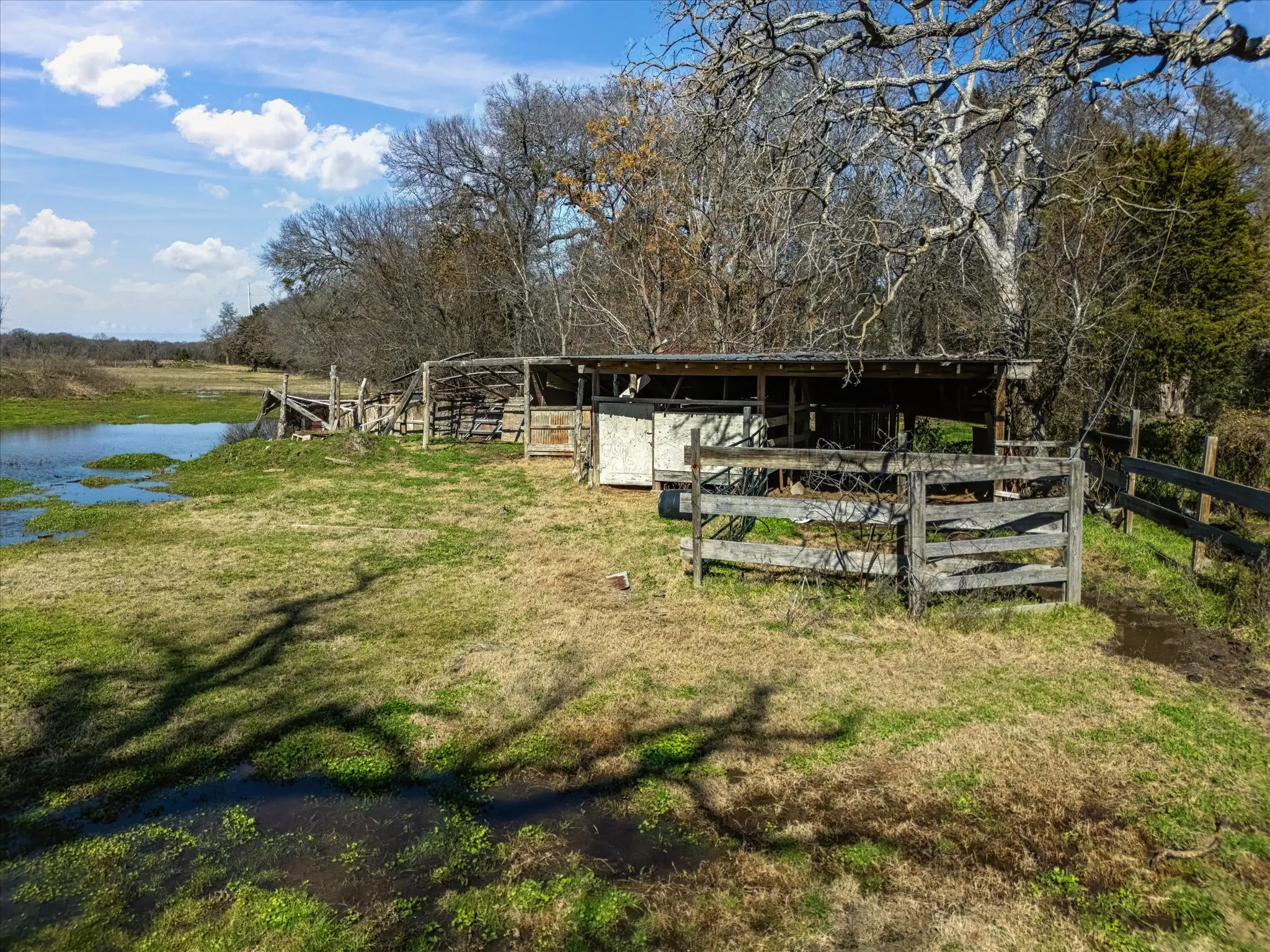 Farm For Sale in Navarro County , 11095 E State Highway 31, Kerens, Texas 75144, 1 Bedroom, 1 Bathroom, Garage spaces, 384 Sqft, built in 2013, Price $655,000, mls#21265819, Real Estate Agent in Kerens, Homes For Sale in Navarro county, Homes For Sale in Kerens, Realtor in Kerens Texas, Real Estate Brokerage Independent Realty Texas, Luminita Cordes Realtor