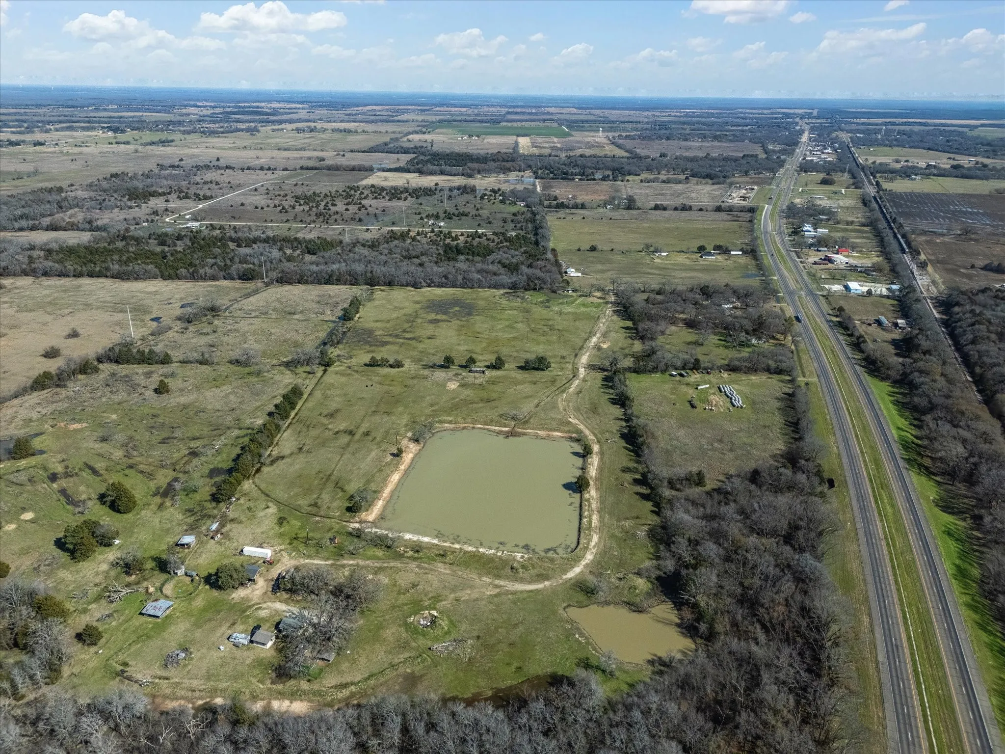 Farm For Sale in Navarro County , 11095 E State Highway 31, Kerens, Texas 75144, 1 Bedroom, 1 Bathroom, Garage spaces, 384 Sqft, built in 2013, Price $655,000, mls#21265819, Real Estate Agent in Kerens, Homes For Sale in Navarro county, Homes For Sale in Kerens, Realtor in Kerens Texas, Real Estate Brokerage Independent Realty Texas, Luminita Cordes Realtor