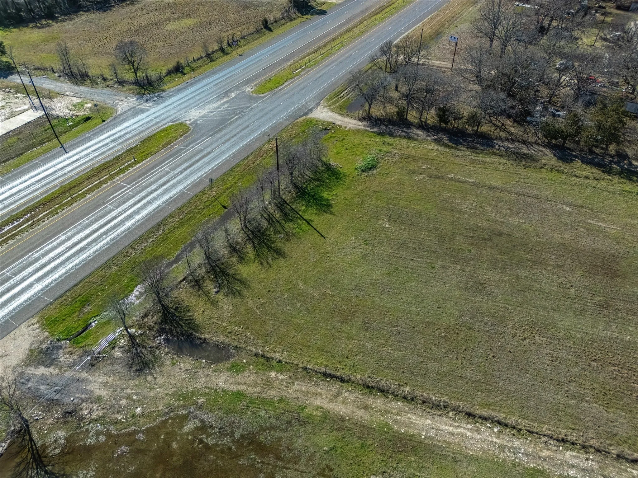 Farm For Sale in Navarro County , 11095 E State Highway 31, Kerens, Texas 75144, 1 Bedroom, 1 Bathroom, Garage spaces, 384 Sqft, built in 2013, Price $655,000, mls#21265819, Real Estate Agent in Kerens, Homes For Sale in Navarro county, Homes For Sale in Kerens, Realtor in Kerens Texas, Real Estate Brokerage Independent Realty Texas, Luminita Cordes Realtor