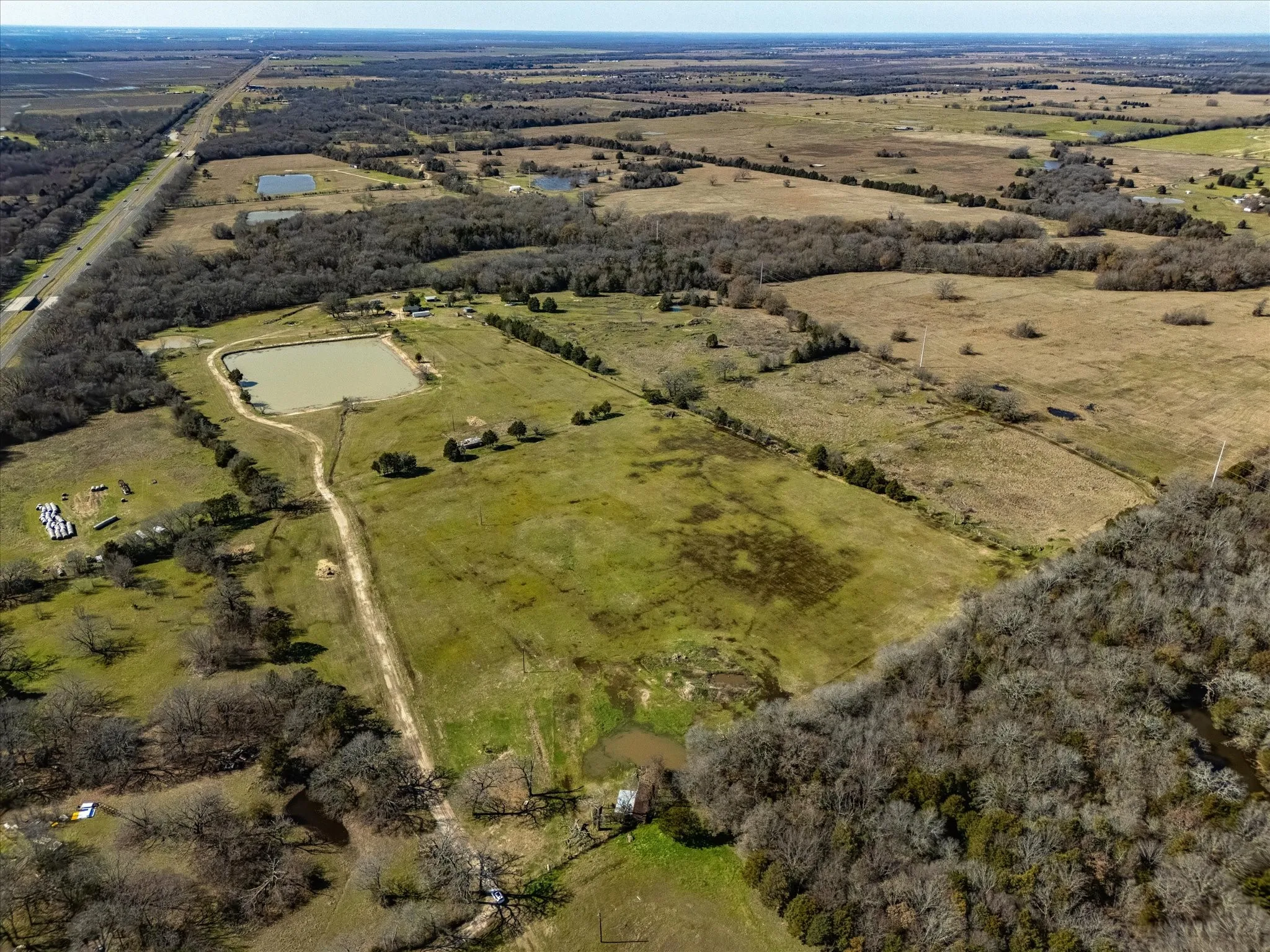 Farm For Sale in Navarro County , 11095 E State Highway 31, Kerens, Texas 75144, 1 Bedroom, 1 Bathroom, Garage spaces, 384 Sqft, built in 2013, Price $655,000, mls#21265819, Real Estate Agent in Kerens, Homes For Sale in Navarro county, Homes For Sale in Kerens, Realtor in Kerens Texas, Real Estate Brokerage Independent Realty Texas, Luminita Cordes Realtor