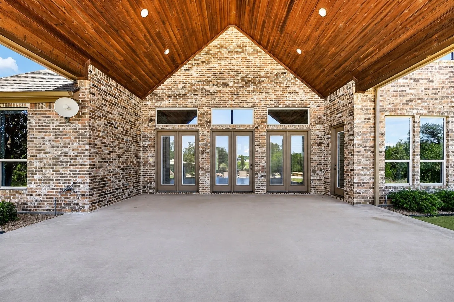 Single Family Residence For Sale in Palo Pinto County , 1120 Heron Court, Graford, Texas 76449, 5 Bedroom, 4 Bathroom, 3 Garage spaces, 4,172 Sqft, built in 2012, Price $995,000, mls#21266061, Real Estate Agent in Graford, Homes For Sale in Palo Pinto county, Homes For Sale in Graford, Realtor in Graford Texas, Real Estate Brokerage Independent Realty Texas, Luminita Cordes Realtor