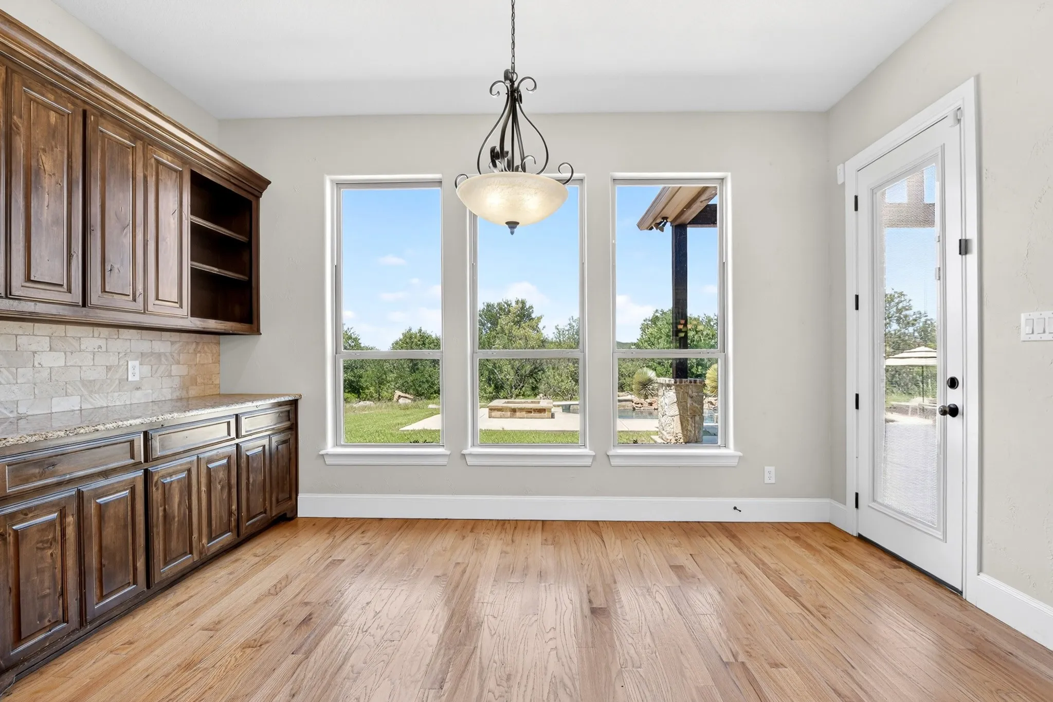 Single Family Residence For Sale in Palo Pinto County , 1120 Heron Court, Graford, Texas 76449, 5 Bedroom, 4 Bathroom, 3 Garage spaces, 4,172 Sqft, built in 2012, Price $995,000, mls#21266061, Real Estate Agent in Graford, Homes For Sale in Palo Pinto county, Homes For Sale in Graford, Realtor in Graford Texas, Real Estate Brokerage Independent Realty Texas, Luminita Cordes Realtor