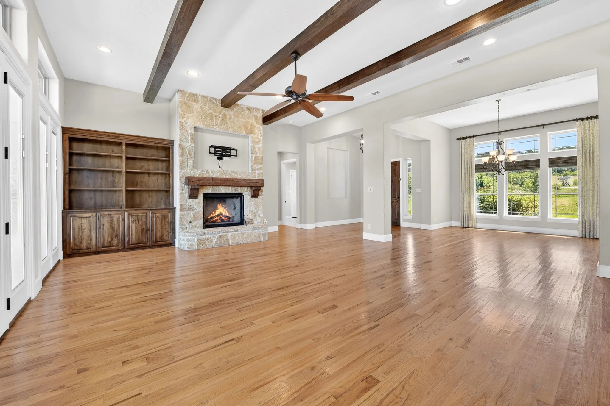 Single Family Residence For Sale in Palo Pinto County , 1120 Heron Court, Graford, Texas 76449, 5 Bedroom, 4 Bathroom, 3 Garage spaces, 4,172 Sqft, built in 2012, Price $995,000, mls#21266061, Real Estate Agent in Graford, Homes For Sale in Palo Pinto county, Homes For Sale in Graford, Realtor in Graford Texas, Real Estate Brokerage Independent Realty Texas, Luminita Cordes Realtor