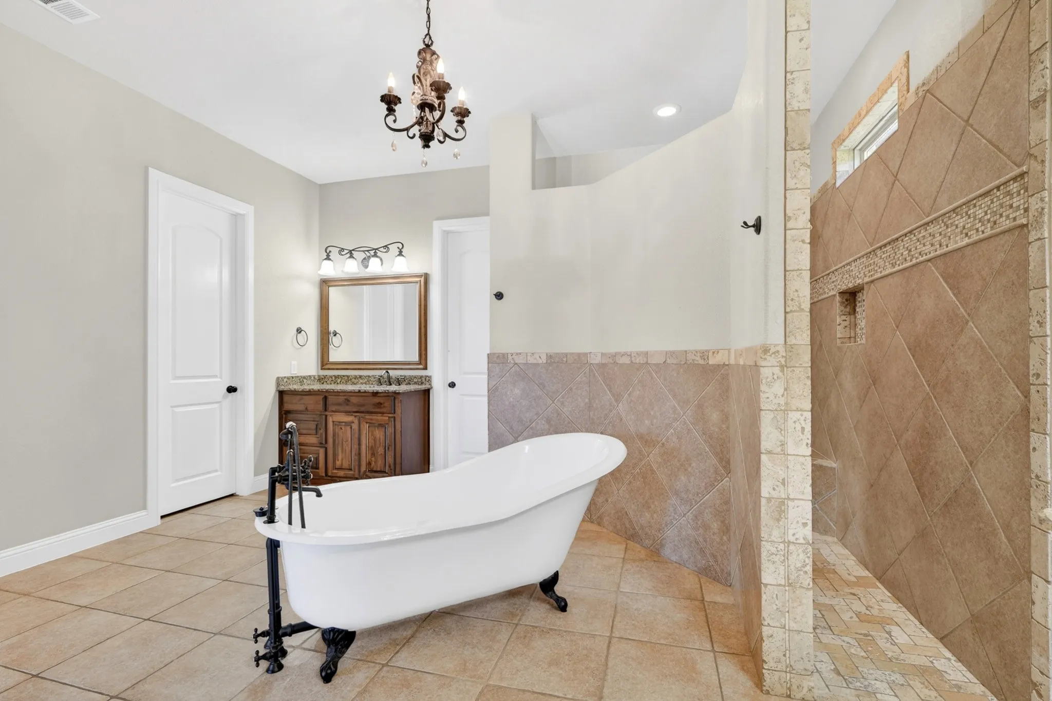 Single Family Residence For Sale in Palo Pinto County , 1120 Heron Court, Graford, Texas 76449, 5 Bedroom, 4 Bathroom, 3 Garage spaces, 4,172 Sqft, built in 2012, Price $995,000, mls#21266061, Real Estate Agent in Graford, Homes For Sale in Palo Pinto county, Homes For Sale in Graford, Realtor in Graford Texas, Real Estate Brokerage Independent Realty Texas, Luminita Cordes Realtor