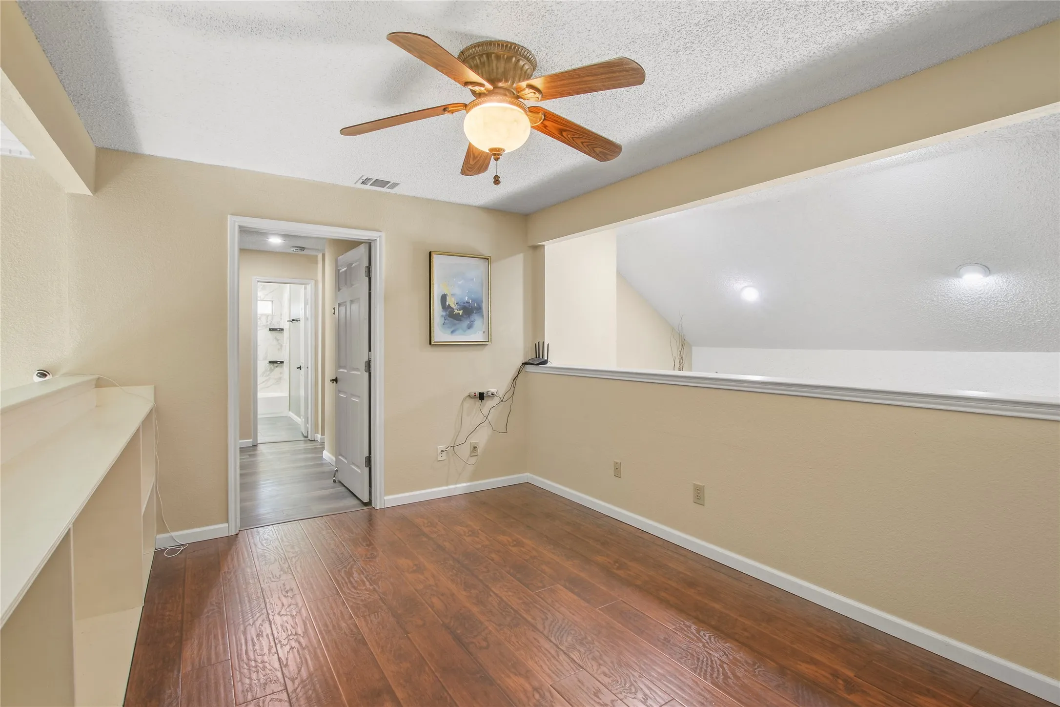 Single Family Residence For Sale in Collin County , 801 Fall Drive, Allen, Texas 75002, 5 Bedroom, 4 Bathroom, 2 Garage spaces, 2,962 Sqft, built in 1987, mls#21265902, Real Estate Agent in Allen, Homes For Sale in Collin county, Homes For Sale in Allen, Realtor in Allen Texas, Real Estate Brokerage Independent Realty Texas, Luminita Cordes Realtor