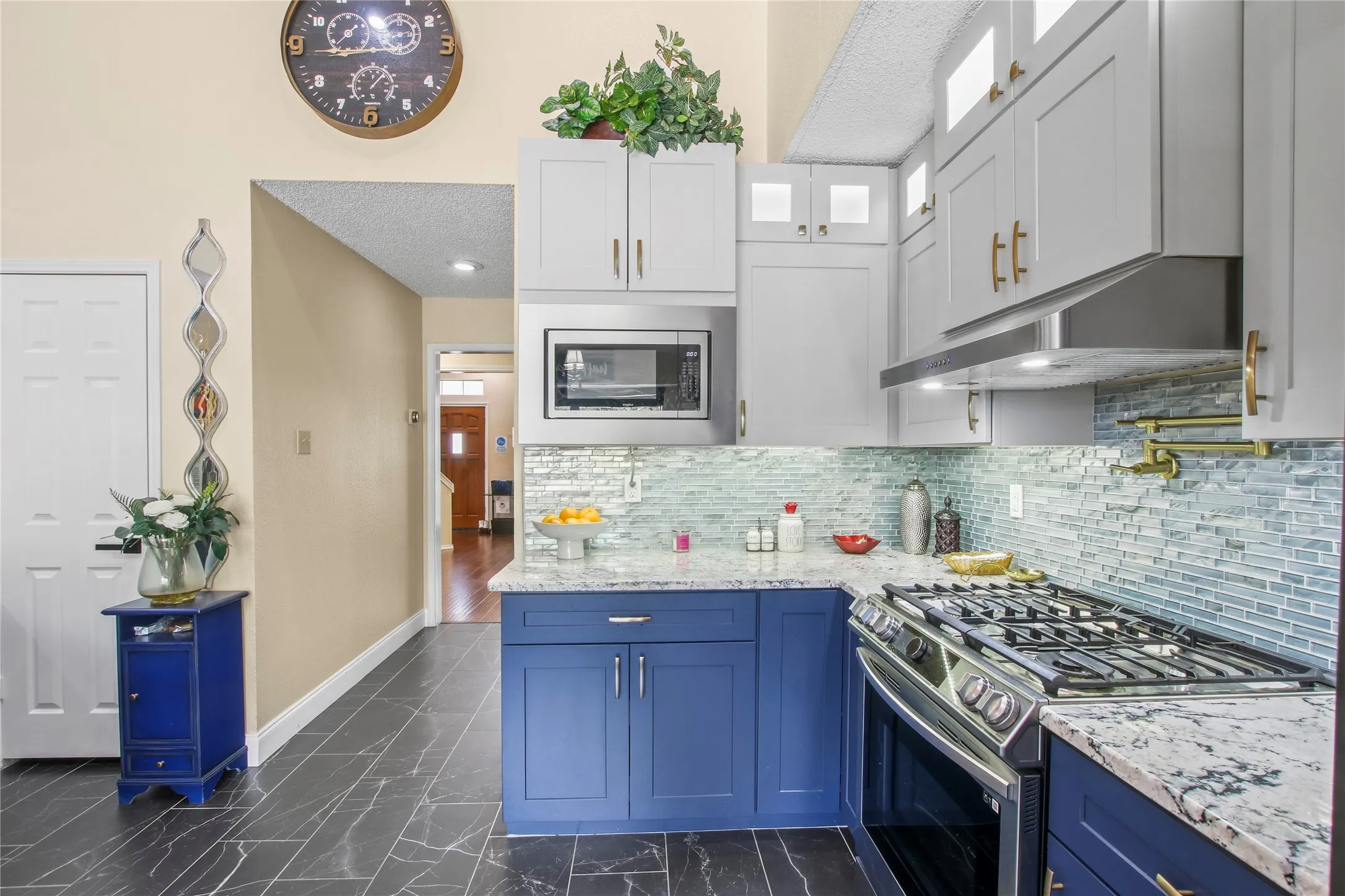 Single Family Residence For Sale in Collin County , 801 Fall Drive, Allen, Texas 75002, 5 Bedroom, 4 Bathroom, 2 Garage spaces, 2,962 Sqft, built in 1987, mls#21265902, Real Estate Agent in Allen, Homes For Sale in Collin county, Homes For Sale in Allen, Realtor in Allen Texas, Real Estate Brokerage Independent Realty Texas, Luminita Cordes Realtor