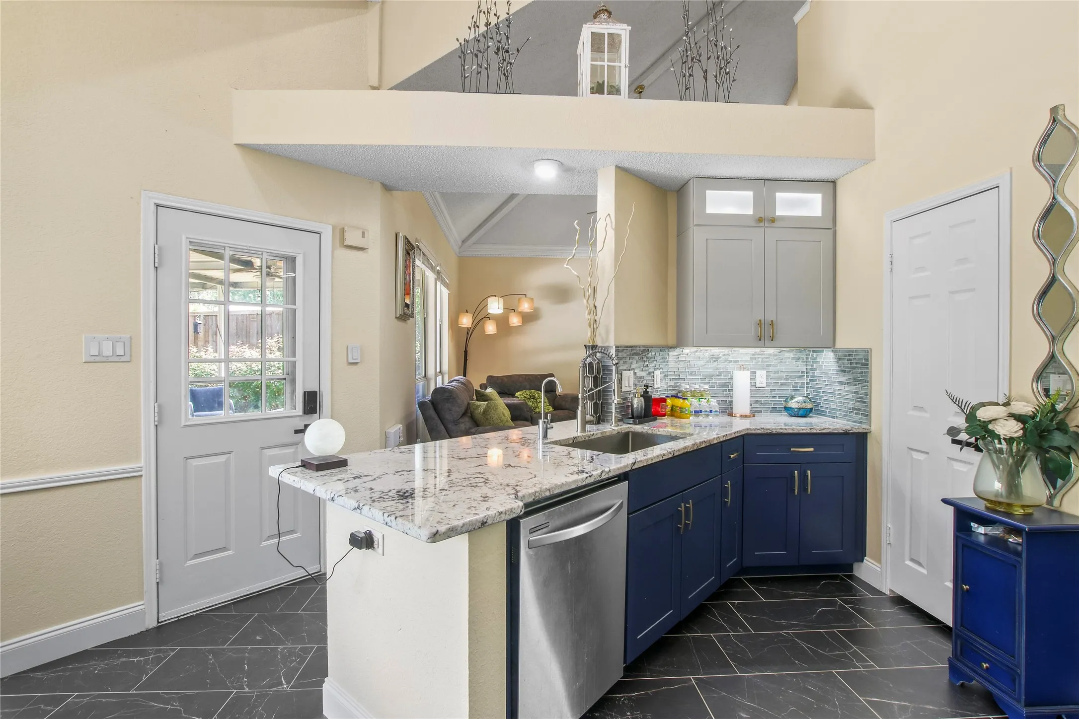 Single Family Residence For Sale in Collin County , 801 Fall Drive, Allen, Texas 75002, 5 Bedroom, 4 Bathroom, 2 Garage spaces, 2,962 Sqft, built in 1987, mls#21265902, Real Estate Agent in Allen, Homes For Sale in Collin county, Homes For Sale in Allen, Realtor in Allen Texas, Real Estate Brokerage Independent Realty Texas, Luminita Cordes Realtor