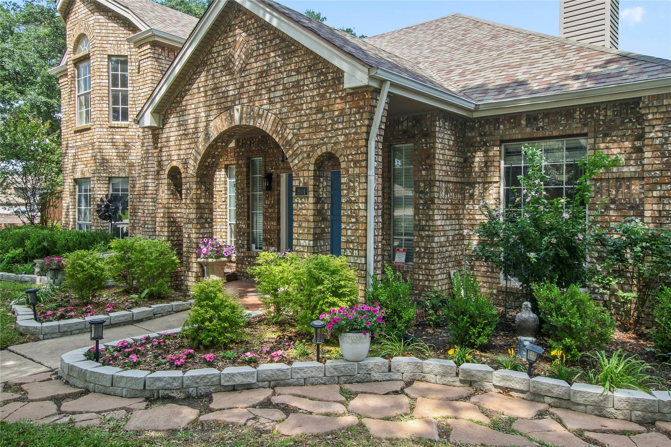 Single Family Residence For Sale in Collin County , 801 Fall Drive, Allen, Texas 75002, 5 Bedroom, 4 Bathroom, 2 Garage spaces, 2,962 Sqft, built in 1987, mls#21265902, Real Estate Agent in Allen, Homes For Sale in Collin county, Homes For Sale in Allen, Realtor in Allen Texas, Real Estate Brokerage Independent Realty Texas, Luminita Cordes Realtor