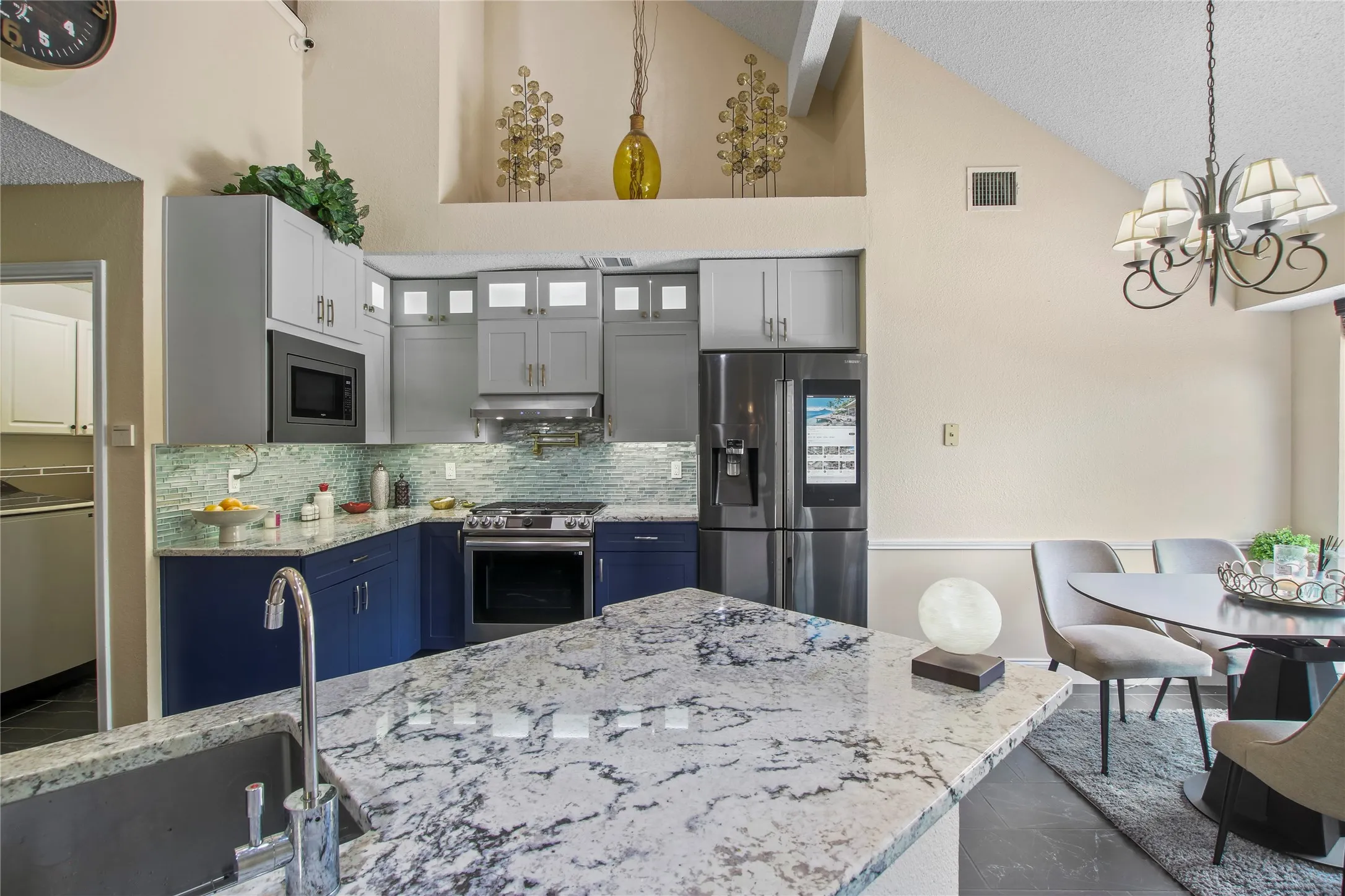 Single Family Residence For Sale in Collin County , 801 Fall Drive, Allen, Texas 75002, 5 Bedroom, 4 Bathroom, 2 Garage spaces, 2,962 Sqft, built in 1987, mls#21265902, Real Estate Agent in Allen, Homes For Sale in Collin county, Homes For Sale in Allen, Realtor in Allen Texas, Real Estate Brokerage Independent Realty Texas, Luminita Cordes Realtor