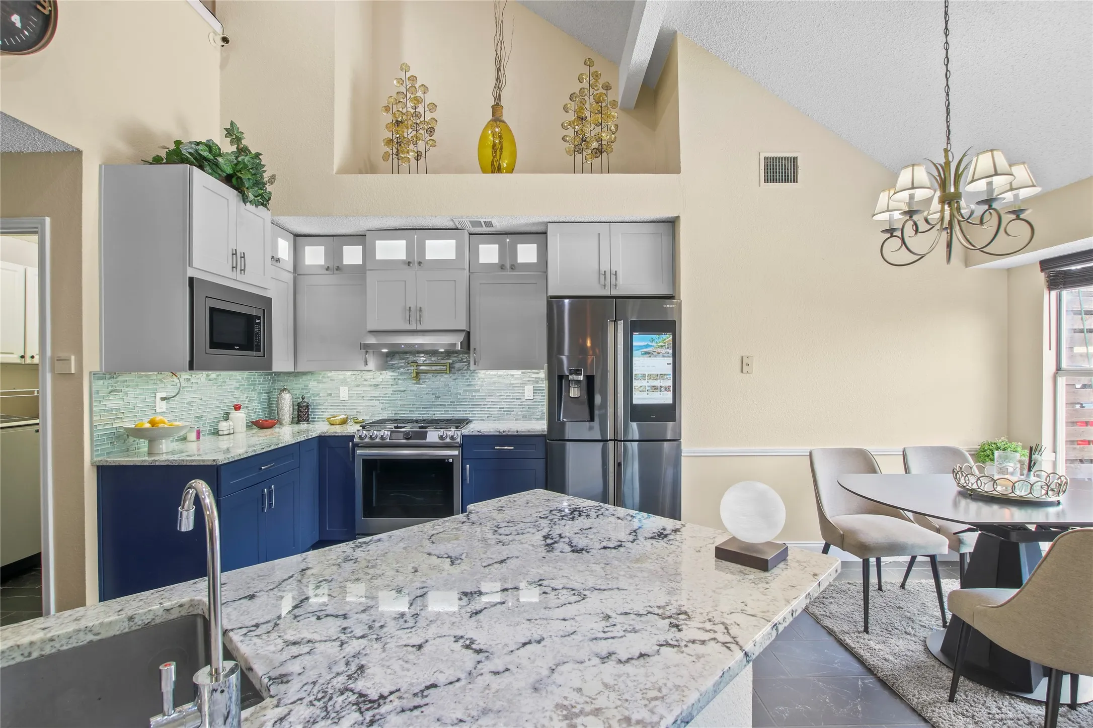 Single Family Residence For Sale in Collin County , 801 Fall Drive, Allen, Texas 75002, 5 Bedroom, 4 Bathroom, 2 Garage spaces, 2,962 Sqft, built in 1987, mls#21265902, Real Estate Agent in Allen, Homes For Sale in Collin county, Homes For Sale in Allen, Realtor in Allen Texas, Real Estate Brokerage Independent Realty Texas, Luminita Cordes Realtor
