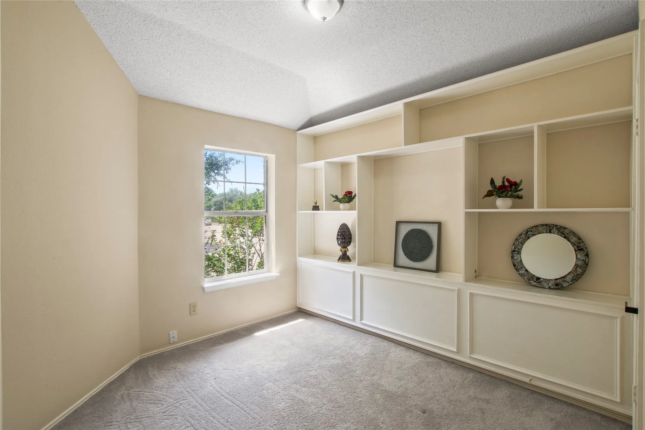 Single Family Residence For Sale in Collin County , 801 Fall Drive, Allen, Texas 75002, 5 Bedroom, 4 Bathroom, 2 Garage spaces, 2,962 Sqft, built in 1987, mls#21265902, Real Estate Agent in Allen, Homes For Sale in Collin county, Homes For Sale in Allen, Realtor in Allen Texas, Real Estate Brokerage Independent Realty Texas, Luminita Cordes Realtor