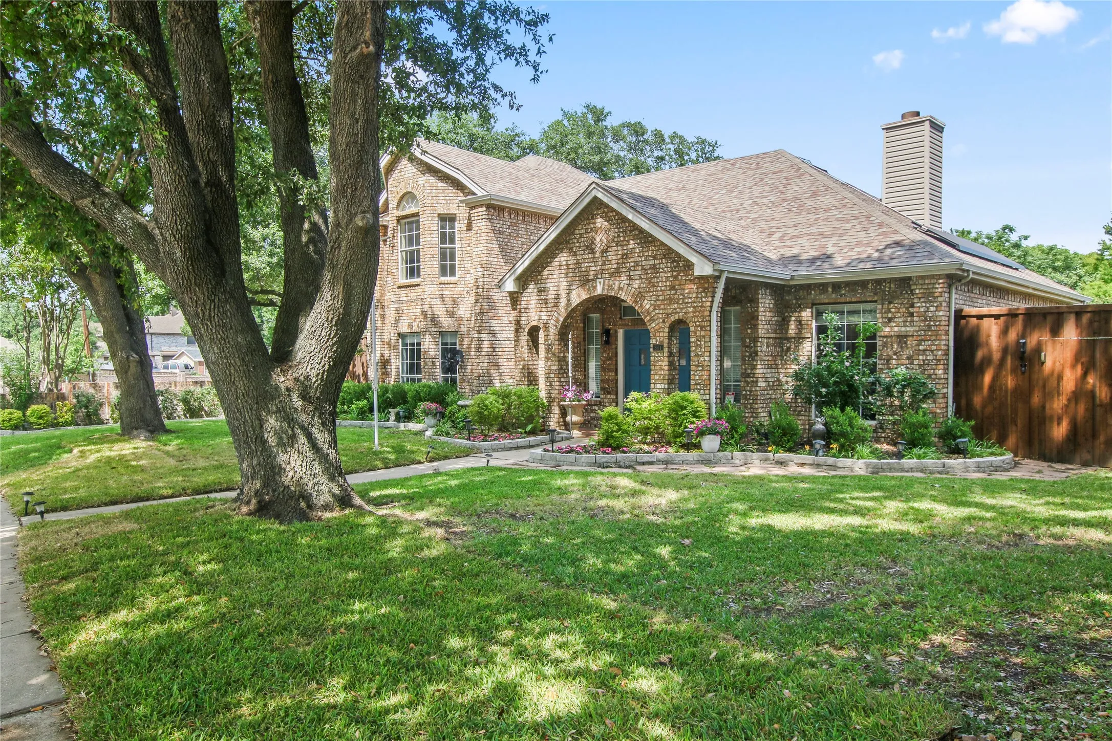 Single Family Residence For Sale in Collin County , 801 Fall Drive, Allen, Texas 75002, 5 Bedroom, 4 Bathroom, 2 Garage spaces, 2,962 Sqft, built in 1987, mls#21265902, Real Estate Agent in Allen, Homes For Sale in Collin county, Homes For Sale in Allen, Realtor in Allen Texas, Real Estate Brokerage Independent Realty Texas, Luminita Cordes Realtor