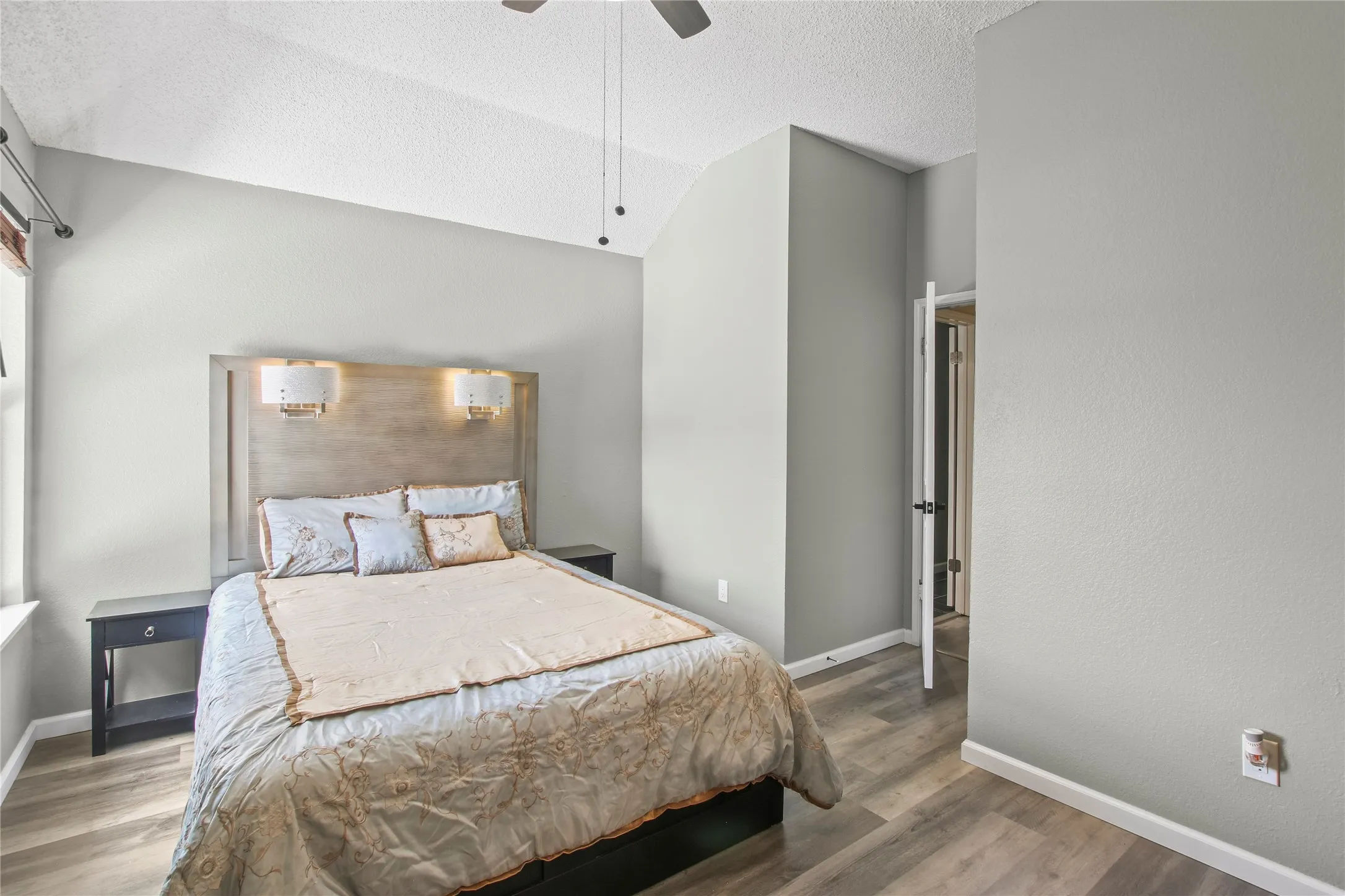 Single Family Residence For Sale in Collin County , 801 Fall Drive, Allen, Texas 75002, 5 Bedroom, 4 Bathroom, 2 Garage spaces, 2,962 Sqft, built in 1987, mls#21265902, Real Estate Agent in Allen, Homes For Sale in Collin county, Homes For Sale in Allen, Realtor in Allen Texas, Real Estate Brokerage Independent Realty Texas, Luminita Cordes Realtor