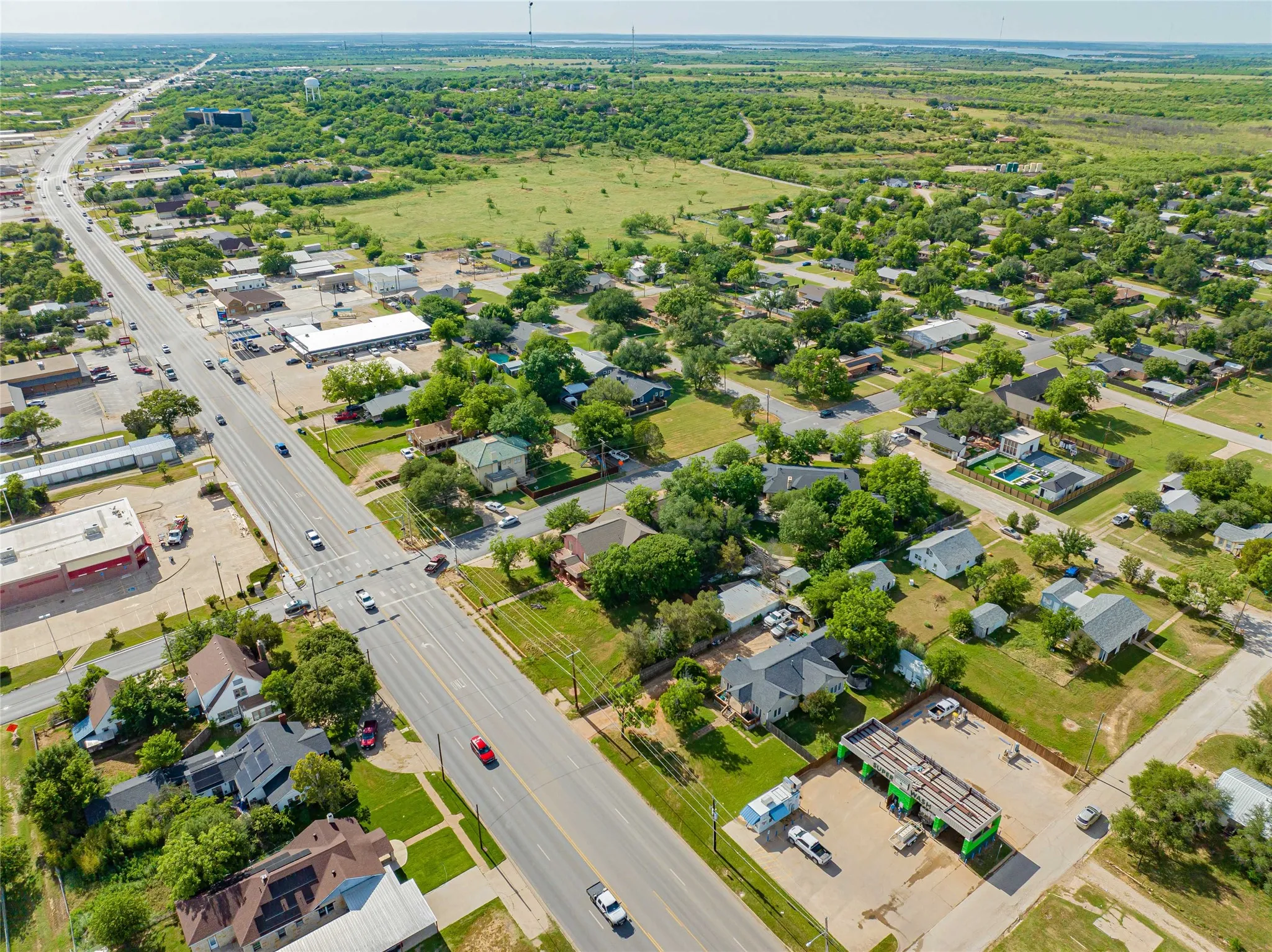 Single Family Residence For Sale in Stephens County , 1404 W Walker Street, Breckenridge, Texas 76424, 3 Bedroom, 2 Bathroom, 1 Garage spaces, 1,484 Sqft, built in 1941, mls#21262020, Real Estate Agent in Breckenridge, Homes For Sale in Stephens county, Homes For Sale in Breckenridge, Realtor in Breckenridge Texas, Real Estate Brokerage Independent Realty Texas, Luminita Cordes Realtor