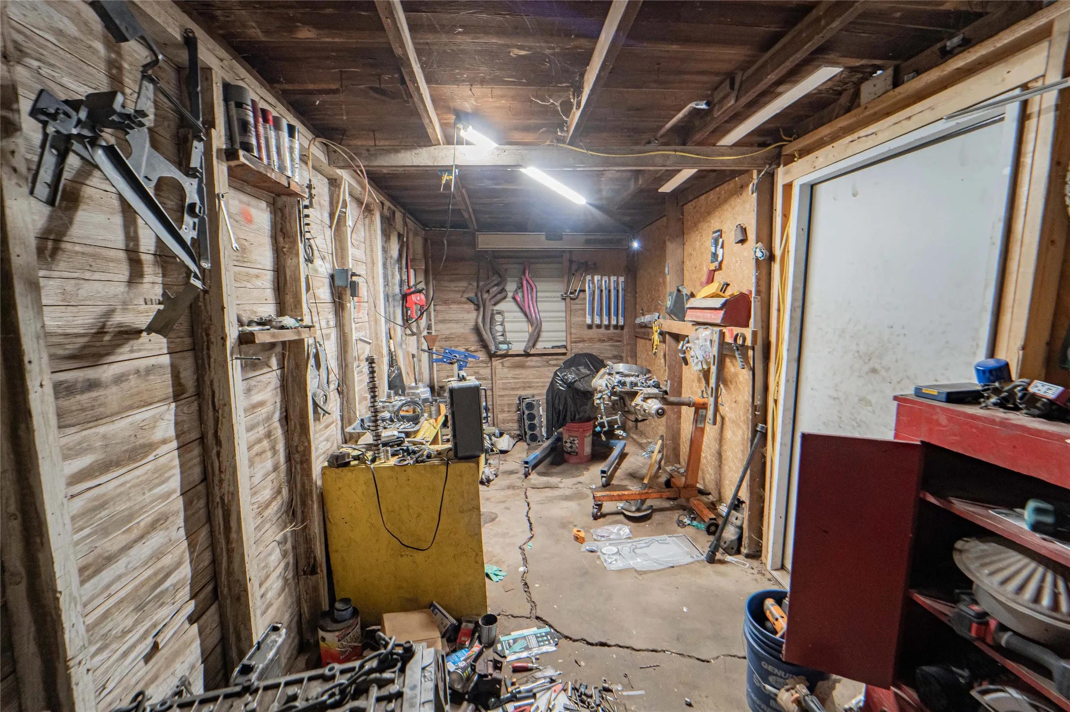 Single Family Residence For Sale in Stephens County , 1404 W Walker Street, Breckenridge, Texas 76424, 3 Bedroom, 2 Bathroom, 1 Garage spaces, 1,484 Sqft, built in 1941, mls#21262020, Real Estate Agent in Breckenridge, Homes For Sale in Stephens county, Homes For Sale in Breckenridge, Realtor in Breckenridge Texas, Real Estate Brokerage Independent Realty Texas, Luminita Cordes Realtor