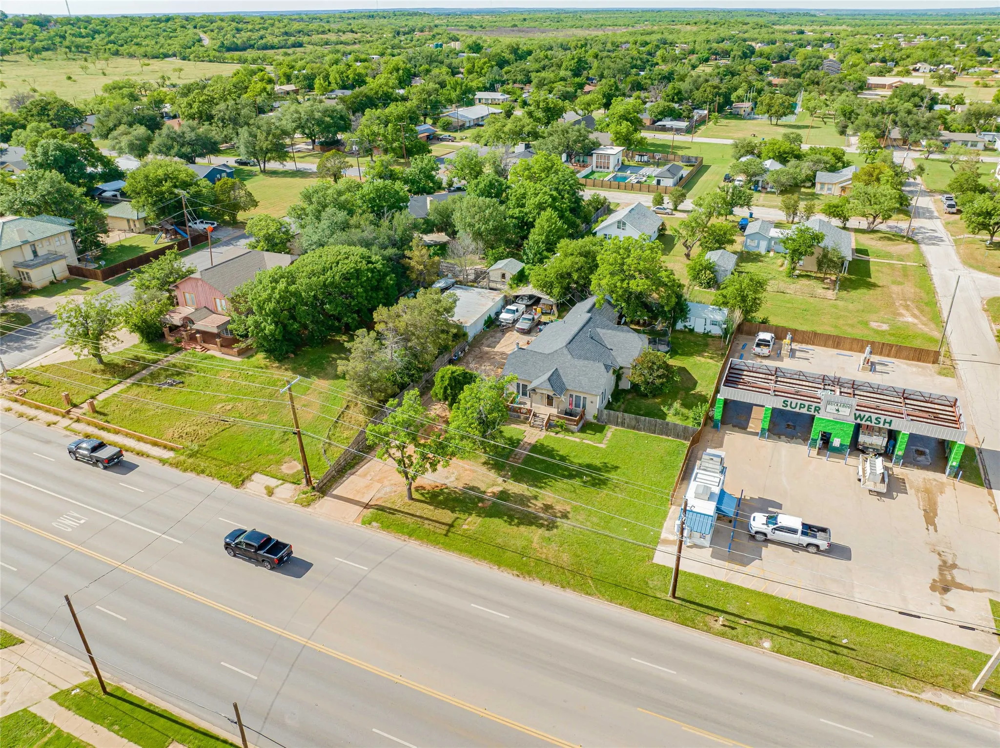Single Family Residence For Sale in Stephens County , 1404 W Walker Street, Breckenridge, Texas 76424, 3 Bedroom, 2 Bathroom, 1 Garage spaces, 1,484 Sqft, built in 1941, mls#21262020, Real Estate Agent in Breckenridge, Homes For Sale in Stephens county, Homes For Sale in Breckenridge, Realtor in Breckenridge Texas, Real Estate Brokerage Independent Realty Texas, Luminita Cordes Realtor