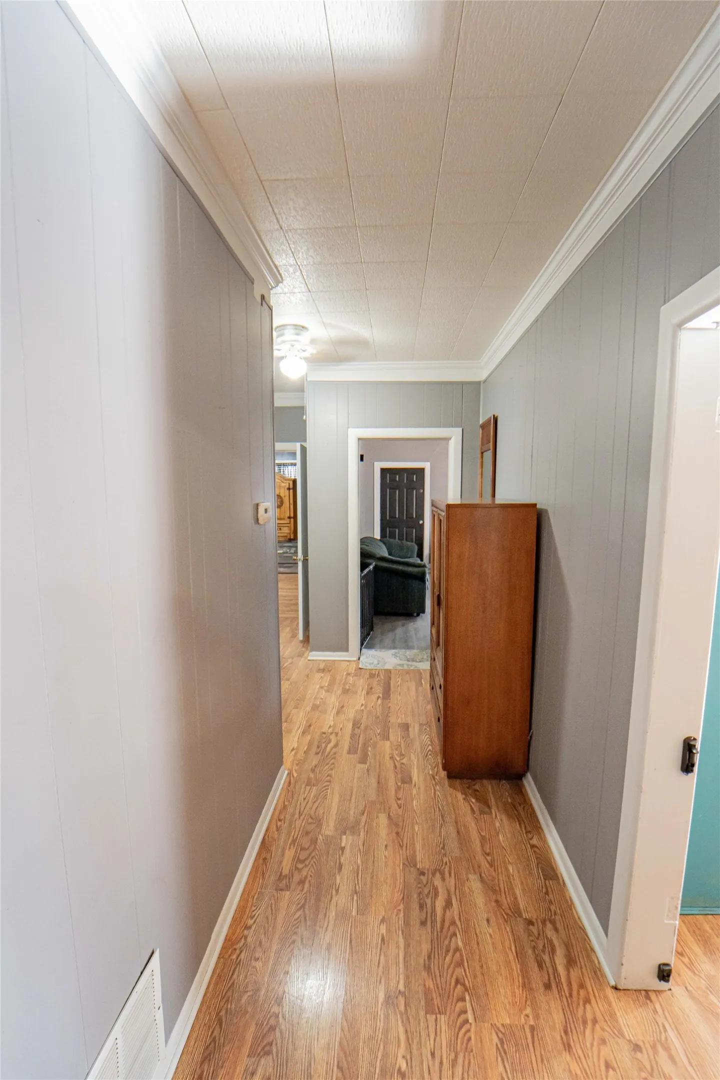 Single Family Residence For Sale in Stephens County , 1404 W Walker Street, Breckenridge, Texas 76424, 3 Bedroom, 2 Bathroom, 1 Garage spaces, 1,484 Sqft, built in 1941, mls#21262020, Real Estate Agent in Breckenridge, Homes For Sale in Stephens county, Homes For Sale in Breckenridge, Realtor in Breckenridge Texas, Real Estate Brokerage Independent Realty Texas, Luminita Cordes Realtor