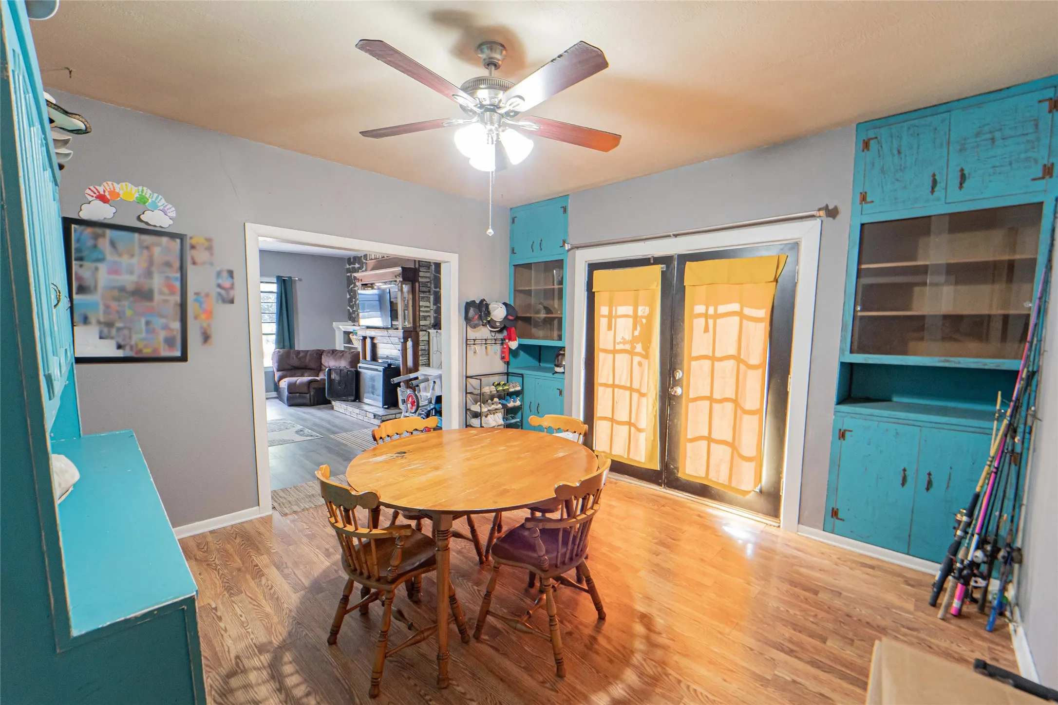 Single Family Residence For Sale in Stephens County , 1404 W Walker Street, Breckenridge, Texas 76424, 3 Bedroom, 2 Bathroom, 1 Garage spaces, 1,484 Sqft, built in 1941, mls#21262020, Real Estate Agent in Breckenridge, Homes For Sale in Stephens county, Homes For Sale in Breckenridge, Realtor in Breckenridge Texas, Real Estate Brokerage Independent Realty Texas, Luminita Cordes Realtor