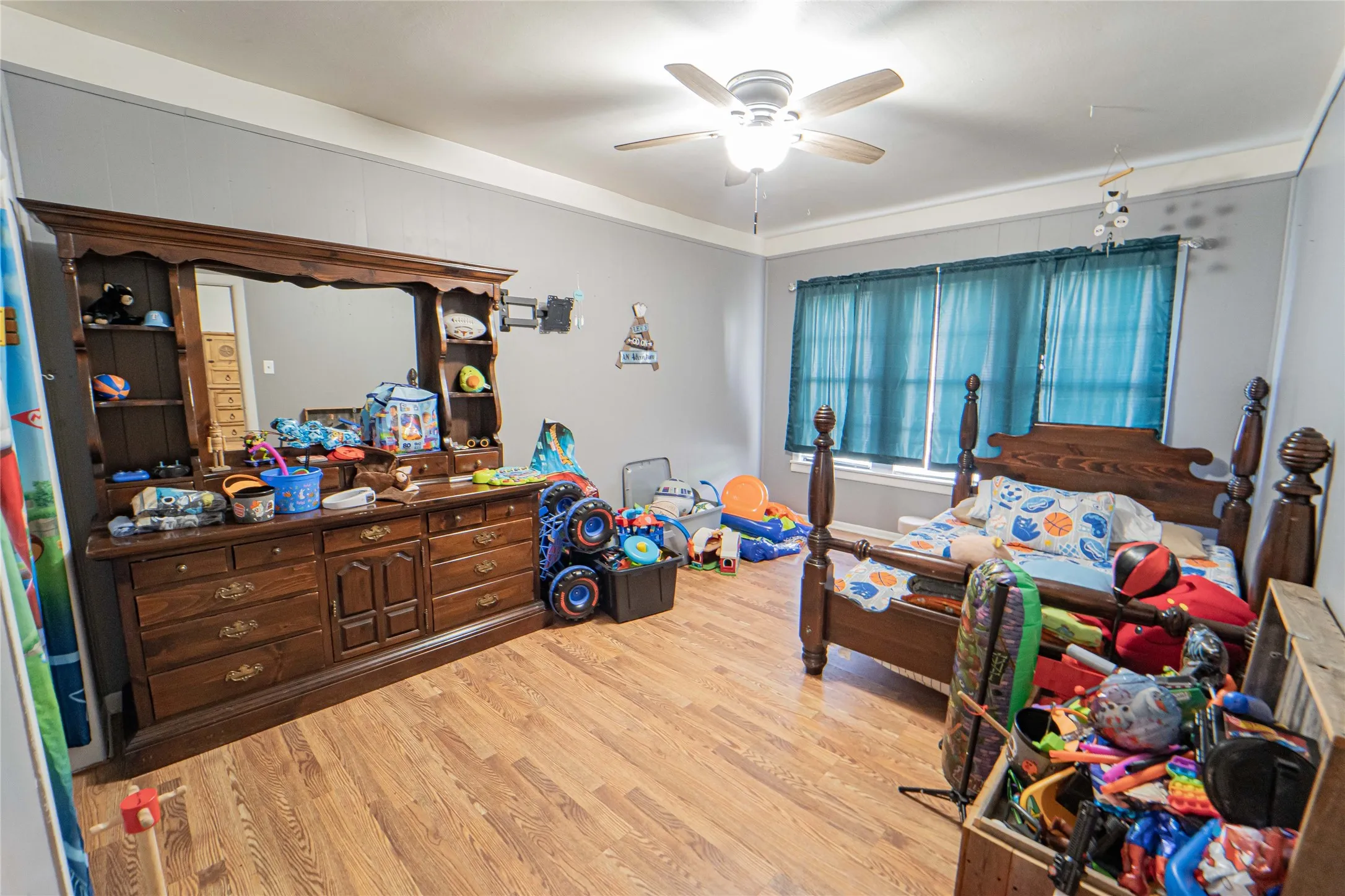 Single Family Residence For Sale in Stephens County , 1404 W Walker Street, Breckenridge, Texas 76424, 3 Bedroom, 2 Bathroom, 1 Garage spaces, 1,484 Sqft, built in 1941, mls#21262020, Real Estate Agent in Breckenridge, Homes For Sale in Stephens county, Homes For Sale in Breckenridge, Realtor in Breckenridge Texas, Real Estate Brokerage Independent Realty Texas, Luminita Cordes Realtor