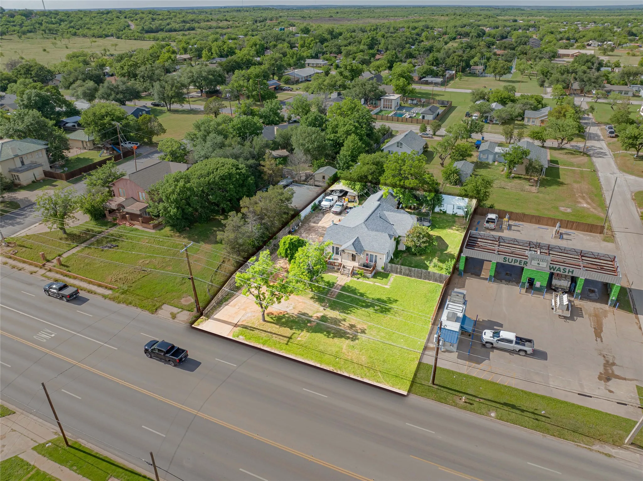 Single Family Residence For Sale in Stephens County , 1404 W Walker Street, Breckenridge, Texas 76424, 3 Bedroom, 2 Bathroom, 1 Garage spaces, 1,484 Sqft, built in 1941, mls#21262020, Real Estate Agent in Breckenridge, Homes For Sale in Stephens county, Homes For Sale in Breckenridge, Realtor in Breckenridge Texas, Real Estate Brokerage Independent Realty Texas, Luminita Cordes Realtor