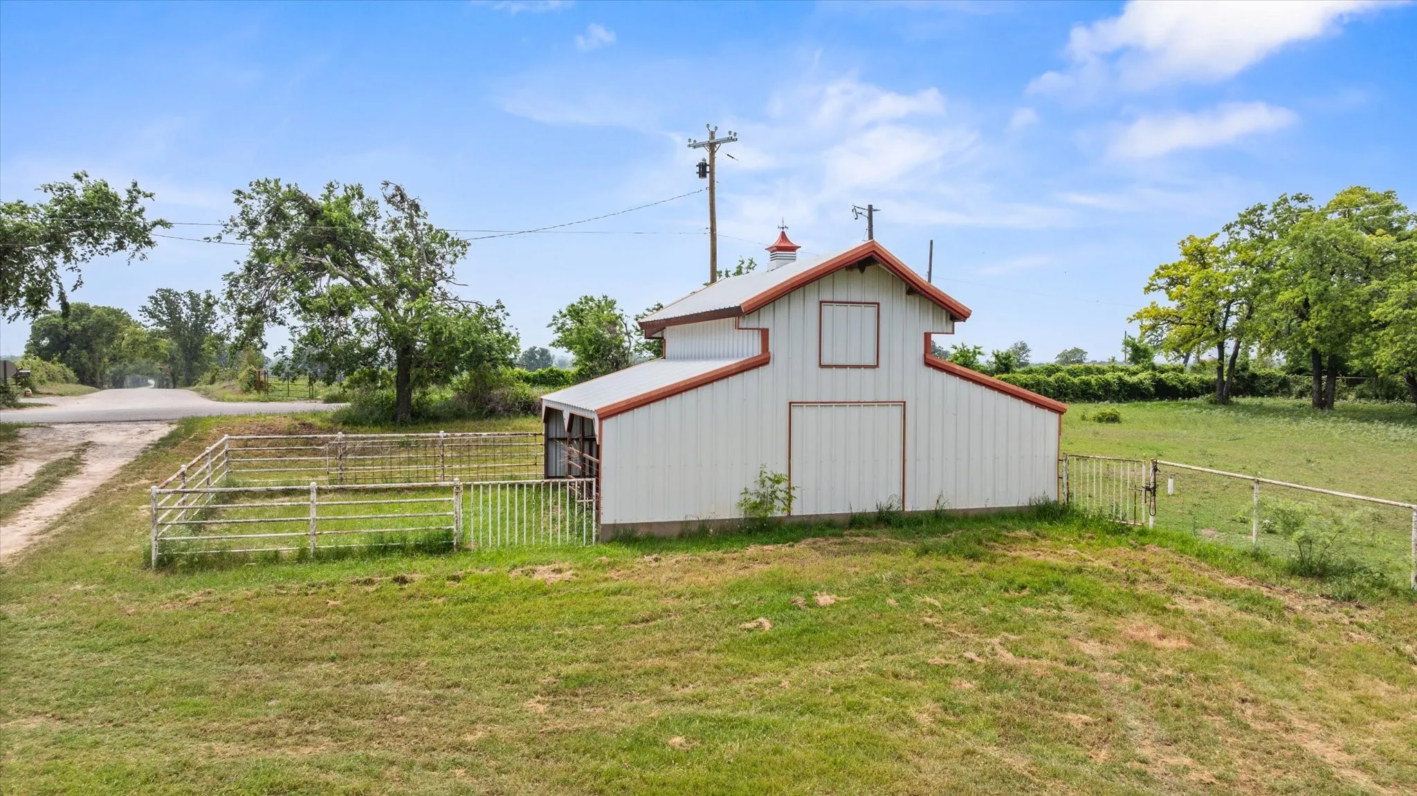 Duplex For Sale in Erath County , 11755 West FM 8, Stephenville, Texas 76401, 4 Bedroom, 2 Bathroom, Garage spaces, 0 Sqft, built in 1920, mls#21258675, Real Estate Agent in Stephenville, Homes For Sale in Erath county, Homes For Sale in Stephenville, Realtor in Stephenville Texas, Real Estate Brokerage Independent Realty Texas, Luminita Cordes Realtor