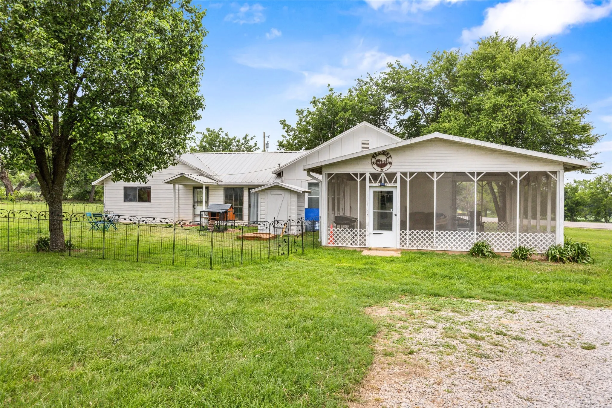Duplex For Sale in Erath County , 11755 West FM 8, Stephenville, Texas 76401, 4 Bedroom, 2 Bathroom, Garage spaces, 0 Sqft, built in 1920, mls#21258675, Real Estate Agent in Stephenville, Homes For Sale in Erath county, Homes For Sale in Stephenville, Realtor in Stephenville Texas, Real Estate Brokerage Independent Realty Texas, Luminita Cordes Realtor