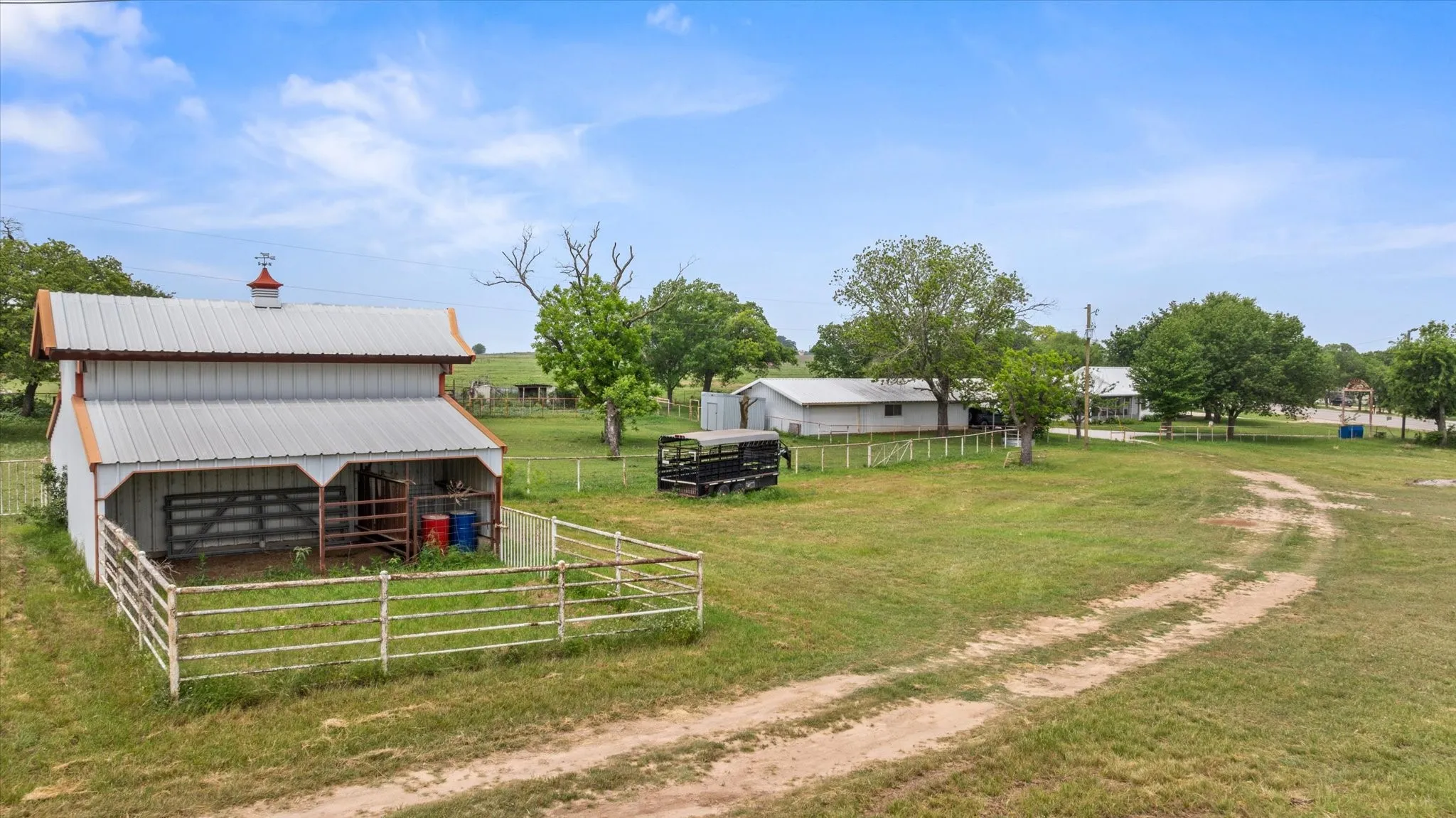 Duplex For Sale in Erath County , 11755 West FM 8, Stephenville, Texas 76401, 4 Bedroom, 2 Bathroom, Garage spaces, 0 Sqft, built in 1920, mls#21258675, Real Estate Agent in Stephenville, Homes For Sale in Erath county, Homes For Sale in Stephenville, Realtor in Stephenville Texas, Real Estate Brokerage Independent Realty Texas, Luminita Cordes Realtor