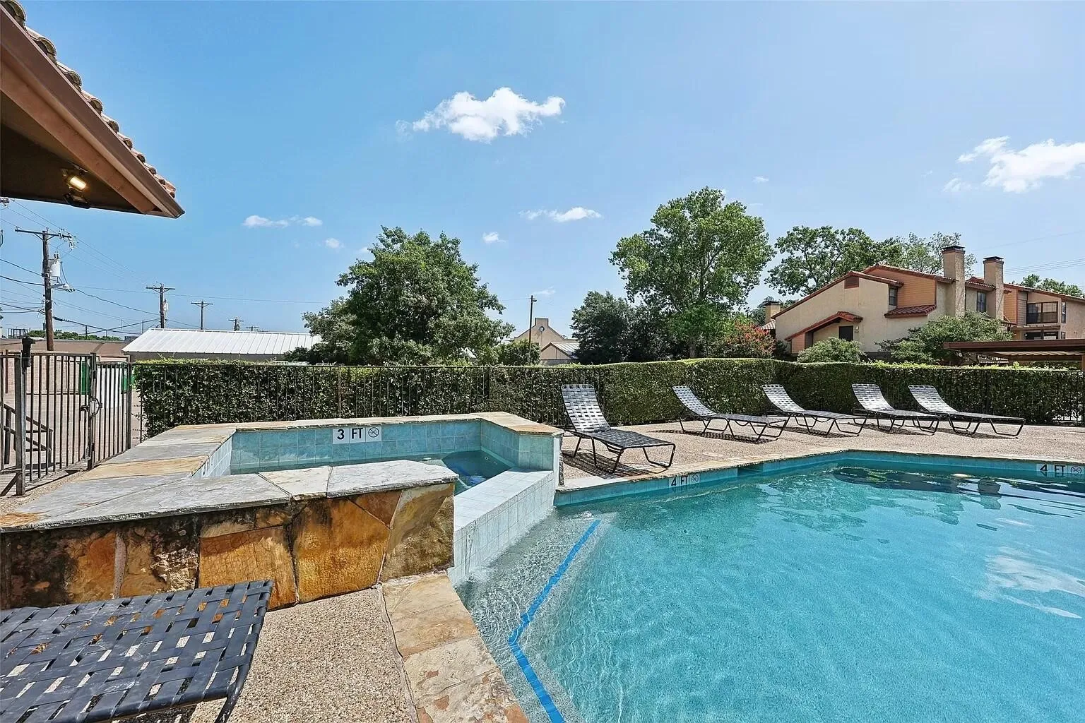 Condominium For Sale in Dallas County , 5757 E University Boulevard 22B, Dallas, Texas 75206, 1 Bedroom, 1 Bathroom, Garage spaces, 544 Sqft, built in 1983, mls#21266253, Real Estate Agent in Dallas, Homes For Sale in Dallas county, Homes For Sale in Dallas, Realtor in Dallas Texas, Real Estate Brokerage Independent Realty Texas, Luminita Cordes Realtor