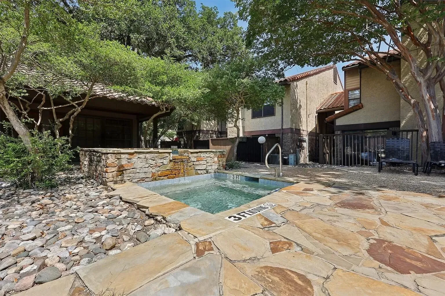 Condominium For Sale in Dallas County , 5757 E University Boulevard 22B, Dallas, Texas 75206, 1 Bedroom, 1 Bathroom, Garage spaces, 544 Sqft, built in 1983, mls#21266253, Real Estate Agent in Dallas, Homes For Sale in Dallas county, Homes For Sale in Dallas, Realtor in Dallas Texas, Real Estate Brokerage Independent Realty Texas, Luminita Cordes Realtor