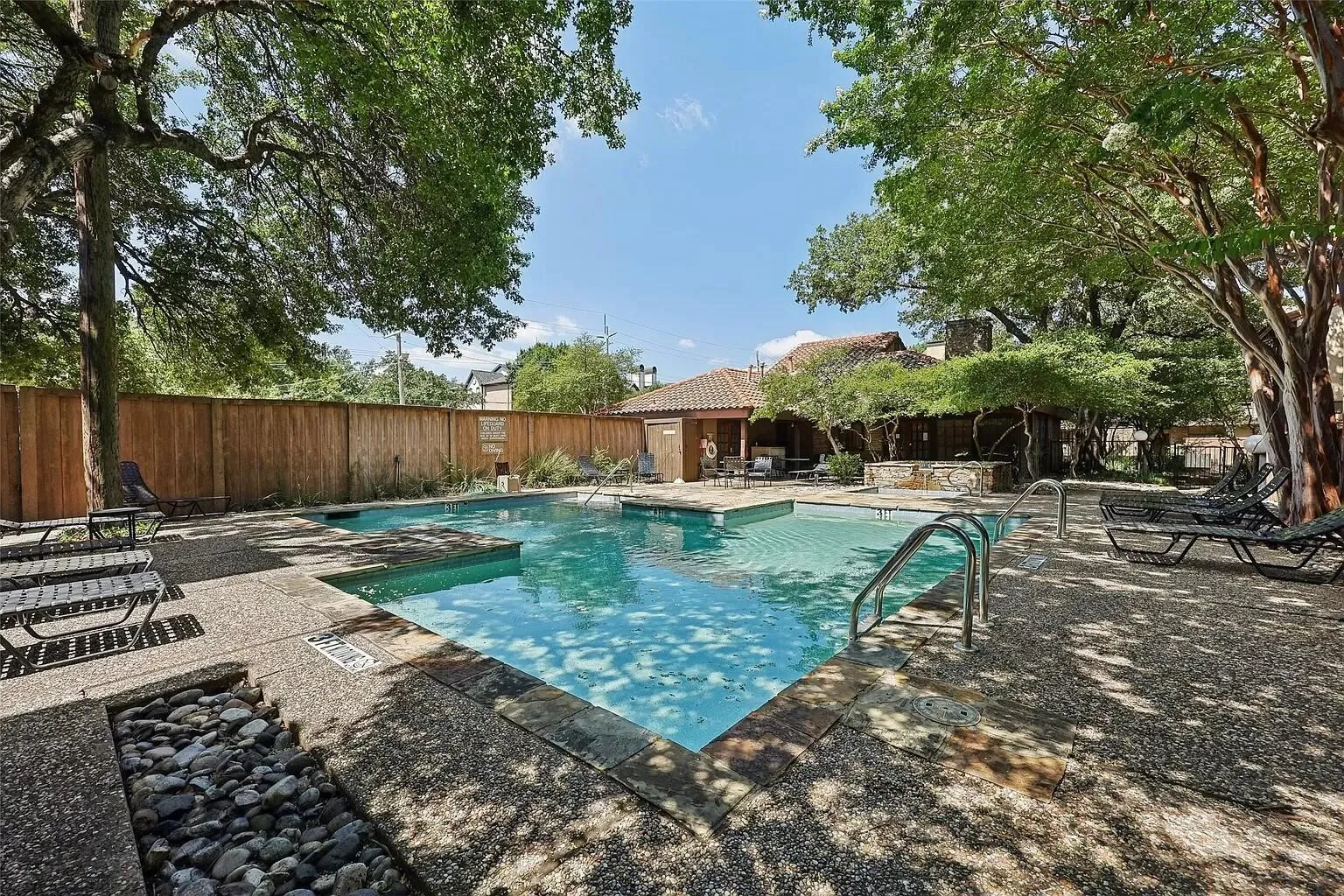 Condominium For Sale in Dallas County , 5757 E University Boulevard 22B, Dallas, Texas 75206, 1 Bedroom, 1 Bathroom, Garage spaces, 544 Sqft, built in 1983, mls#21266253, Real Estate Agent in Dallas, Homes For Sale in Dallas county, Homes For Sale in Dallas, Realtor in Dallas Texas, Real Estate Brokerage Independent Realty Texas, Luminita Cordes Realtor