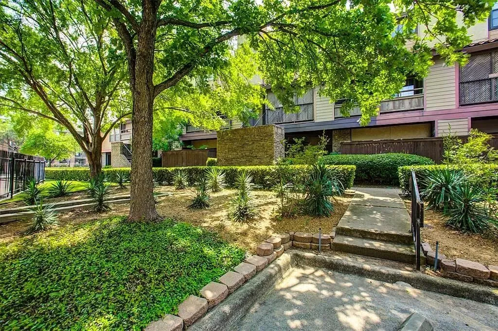 Condominium For Sale in Dallas County , 5757 E University Boulevard 22B, Dallas, Texas 75206, 1 Bedroom, 1 Bathroom, Garage spaces, 544 Sqft, built in 1983, mls#21266253, Real Estate Agent in Dallas, Homes For Sale in Dallas county, Homes For Sale in Dallas, Realtor in Dallas Texas, Real Estate Brokerage Independent Realty Texas, Luminita Cordes Realtor
