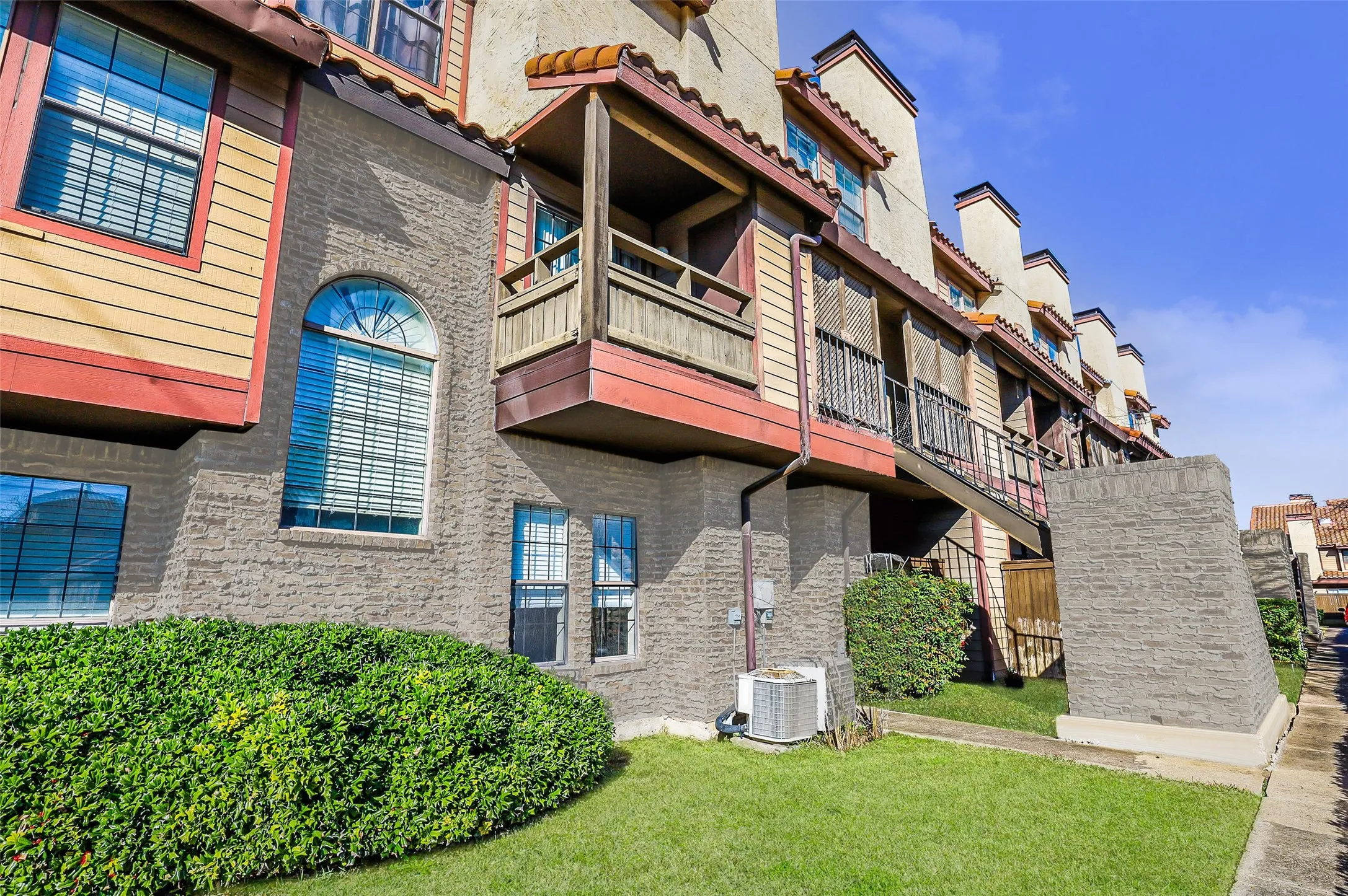 Condominium For Sale in Dallas County , 5757 E University Boulevard 22B, Dallas, Texas 75206, 1 Bedroom, 1 Bathroom, Garage spaces, 544 Sqft, built in 1983, mls#21266253, Real Estate Agent in Dallas, Homes For Sale in Dallas county, Homes For Sale in Dallas, Realtor in Dallas Texas, Real Estate Brokerage Independent Realty Texas, Luminita Cordes Realtor