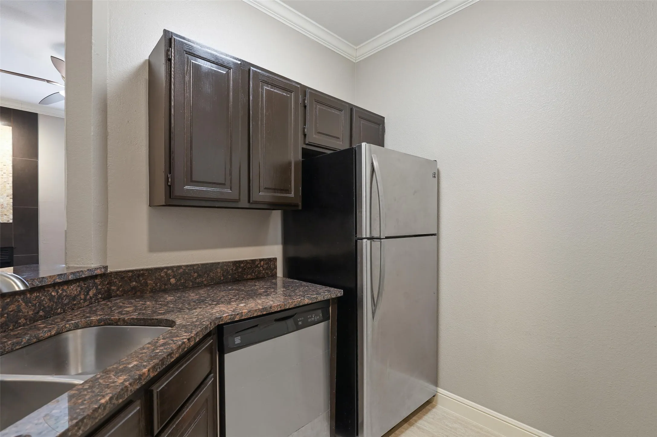 Condominium For Sale in Dallas County , 5757 E University Boulevard 22B, Dallas, Texas 75206, 1 Bedroom, 1 Bathroom, Garage spaces, 544 Sqft, built in 1983, mls#21266253, Real Estate Agent in Dallas, Homes For Sale in Dallas county, Homes For Sale in Dallas, Realtor in Dallas Texas, Real Estate Brokerage Independent Realty Texas, Luminita Cordes Realtor